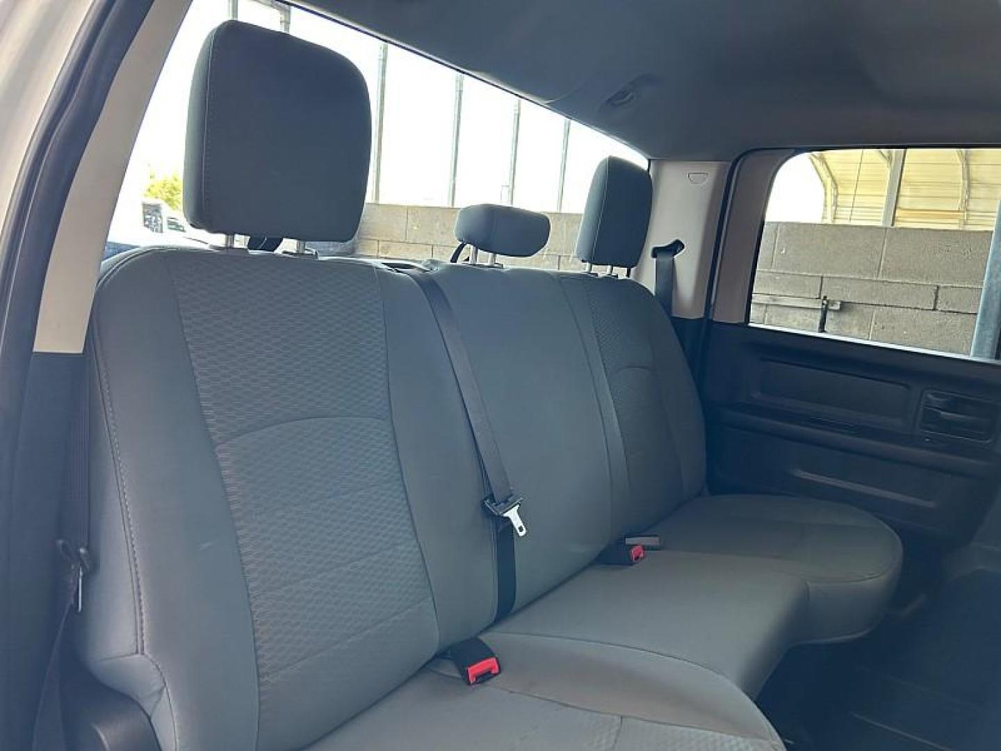 2017 WHITE Ram 2500 4WD (3C6TR5HT1HG) with an 8-Cyl 5.7 Liter engine, Automatic transmission, located at 412 Auto Vista Drive, Palmdale, 93551, (661) 945-0620, 34.592636, -118.136681 - Photo#27