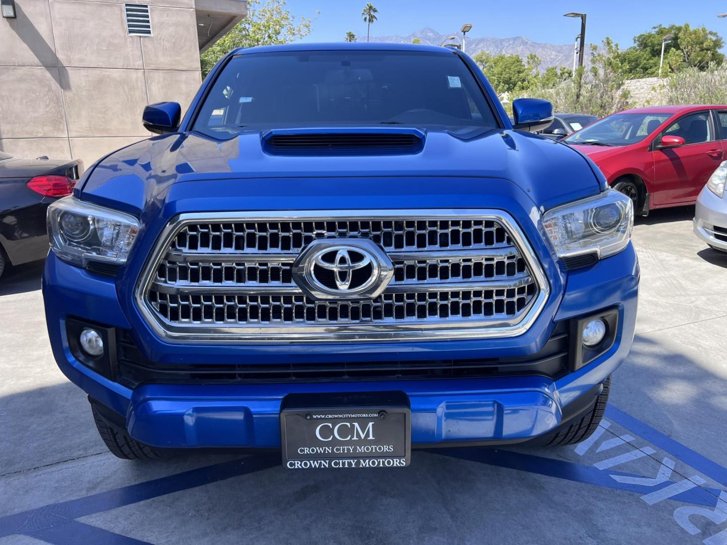 2017 Blazing Blue Metallic /Gray Toyota Tacoma SR5 Double Cab Long Bed V6 6AT 2WD (5TFAZ5CN3HX) with an 3.6L V6 DOHC 24V engine, 6A transmission, located at 30 S. Berkeley Avenue, Pasadena, CA, 91107, (626) 248-7567, 34.145447, -118.109398 - 2017 Toyota Tacoma SR5 – V6, Double Cab – Blazing Blue Metallic – Buy Here Pay Here Pasadena Looking for a dependable and powerful midsize pickup that’s ready for work or play? Check out this 2017 Toyota Tacoma SR5 Double Cab finished in the eye-catching Blazing Blue Metallic. This Tacoma o - Photo#13