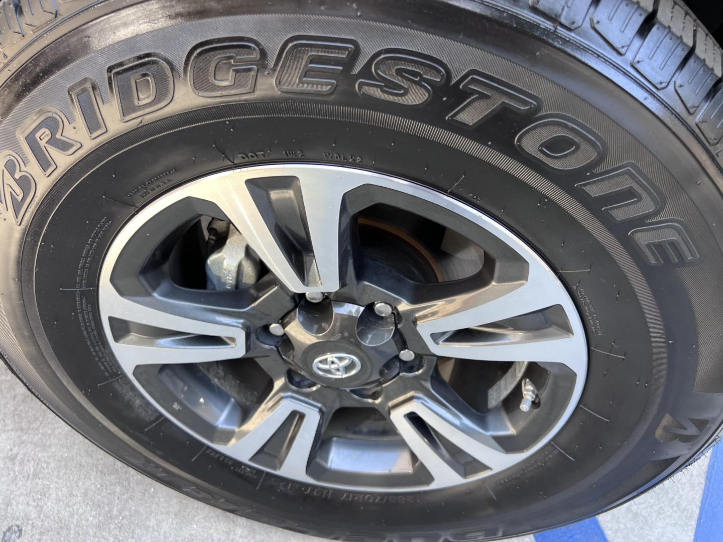2017 Blazing Blue Metallic /Gray Toyota Tacoma SR5 Double Cab Long Bed V6 6AT 2WD (5TFAZ5CN3HX) with an 3.6L V6 DOHC 24V engine, 6A transmission, located at 30 S. Berkeley Avenue, Pasadena, CA, 91107, (626) 248-7567, 34.145447, -118.109398 - 2017 Toyota Tacoma SR5 – V6, Double Cab – Blazing Blue Metallic – Buy Here Pay Here Pasadena Looking for a dependable and powerful midsize pickup that’s ready for work or play? Check out this 2017 Toyota Tacoma SR5 Double Cab finished in the eye-catching Blazing Blue Metallic. This Tacoma o - Photo#15