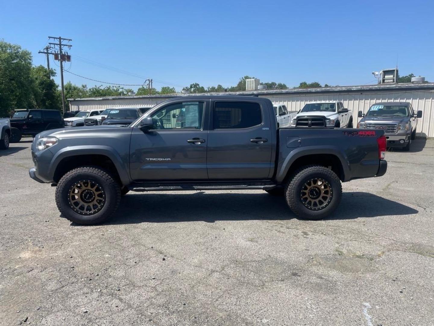 2017 Magnetic Gray Metallic Toyota Tacoma TRD Off-Road (3TMCZ5AN1HM) with an 3.5L 3.5L V6 278hp 265ft. lbs. Direct Injection engine, 6-Speed Shiftable Automatic transmission, located at 800 Riverside Ave, Roseville, CA, 95678, 916-773-4549 & Toll Free: 866-719-4393, 38.732265, -121.291039 - DOUBLE CAB TRD OFF ROAD 4X4 - Photo#5