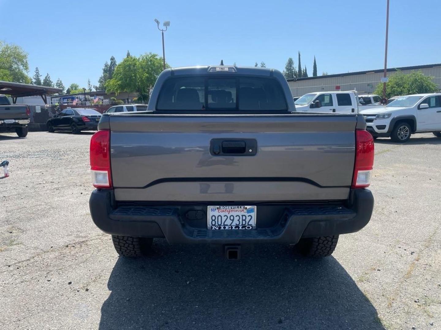2017 Magnetic Gray Metallic Toyota Tacoma TRD Off-Road (3TMCZ5AN1HM) with an 3.5L 3.5L V6 278hp 265ft. lbs. Direct Injection engine, 6-Speed Shiftable Automatic transmission, located at 800 Riverside Ave, Roseville, CA, 95678, 916-773-4549 & Toll Free: 866-719-4393, 38.732265, -121.291039 - DOUBLE CAB TRD OFF ROAD 4X4 - Photo#8