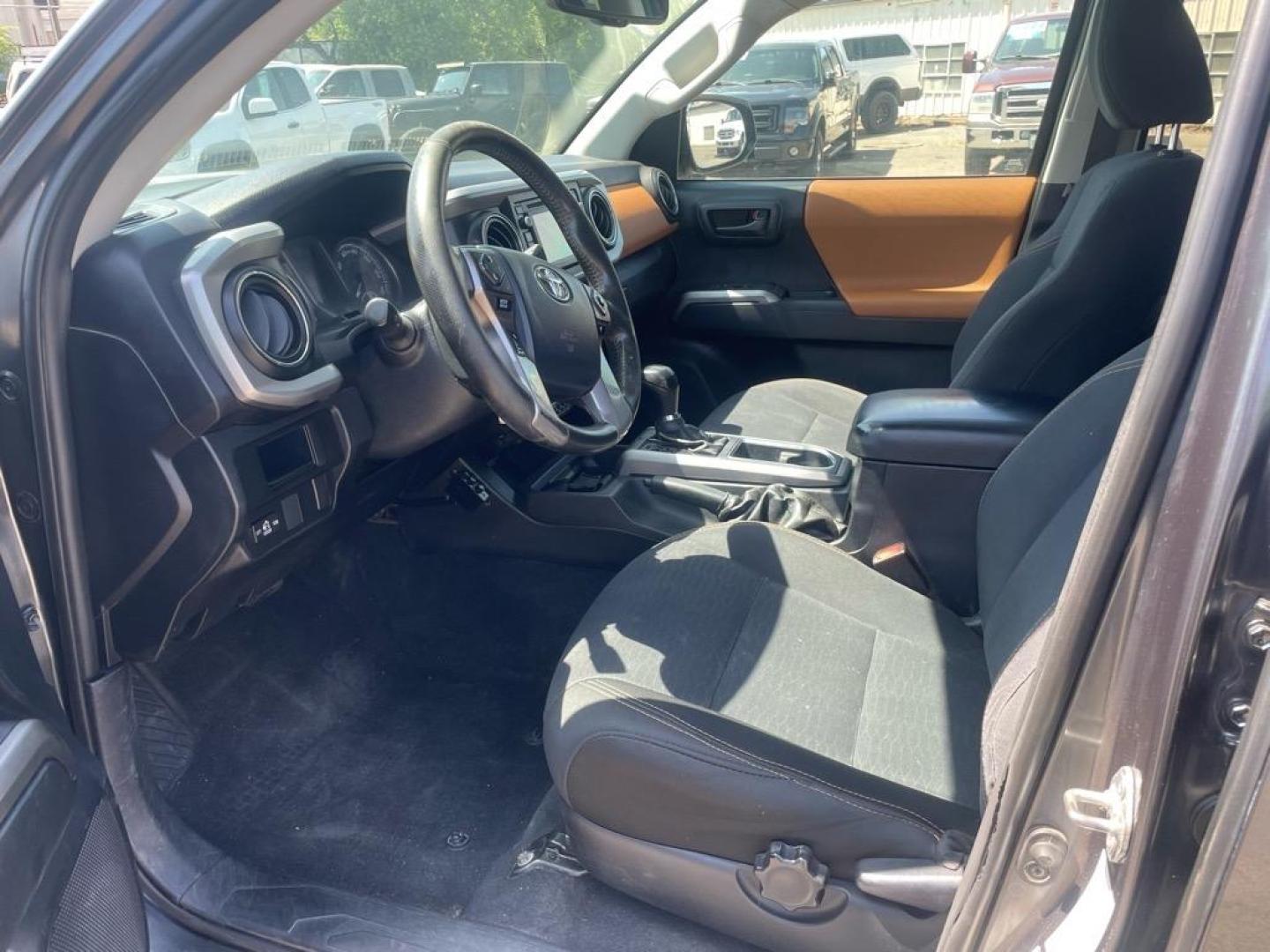 2017 Magnetic Gray Metallic Toyota Tacoma TRD Off-Road (3TMCZ5AN1HM) with an 3.5L 3.5L V6 278hp 265ft. lbs. Direct Injection engine, 6-Speed Shiftable Automatic transmission, located at 800 Riverside Ave, Roseville, CA, 95678, 916-773-4549 & Toll Free: 866-719-4393, 38.732265, -121.291039 - DOUBLE CAB TRD OFF ROAD 4X4 - Photo#10