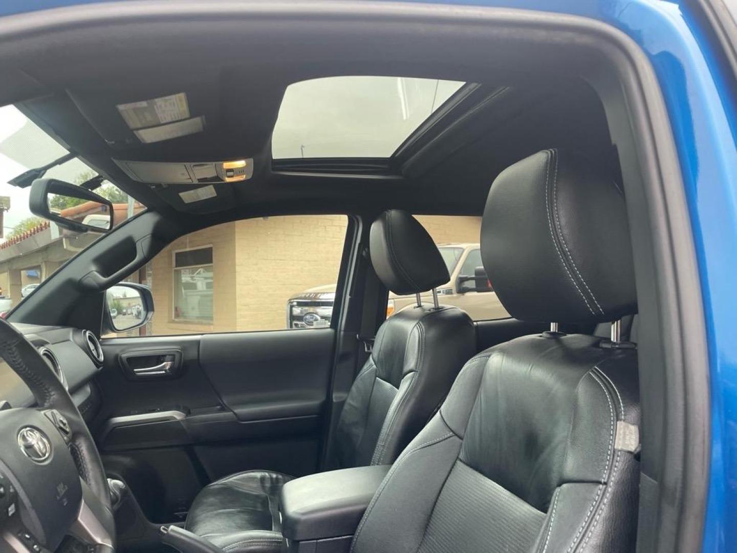 2017 Blazing Blue Pearl Toyota Tacoma TRD Sport (5TFCZ5AN6HX) with an 3.5L 3.5L V6 278hp 265ft. lbs. Direct Injection engine, 6-Speed Manual transmission, located at 800 Riverside Ave, Roseville, CA, 95678, 916-773-4549 & Toll Free: 866-719-4393, 38.732265, -121.291039 - 4X4 DOUBLE CAB TRD SPORT LEATHER MOON ROOF SERVICE RECORDS MANUAL TRANSMISSION - Photo#9