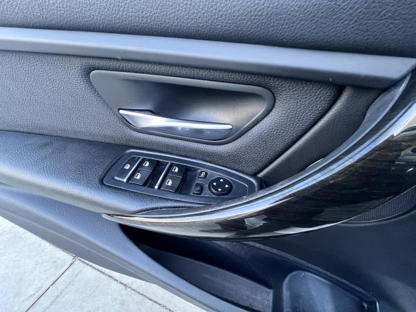 2018 Alpine White /Black BMW 3-Series 320i Sedan with an 2.0L L4 DOHC 16V engine, 8A transmission, located at 30 S. Berkeley Avenue, Pasadena, CA, 91107, (626) 248-7567, 34.145447, -118.109398 - 2018 BMW 320i Sedan – Buy Here Pay Here – $995 Down – Bad Credit OK – Crown City Motors Pasadena Experience affordable luxury in this 2018 BMW 320i Sedan, now available at Crown City Motors in Pasadena with Buy Here Pay Here financing. This stylish, German-engineered sedan delivers both per - Photo#31