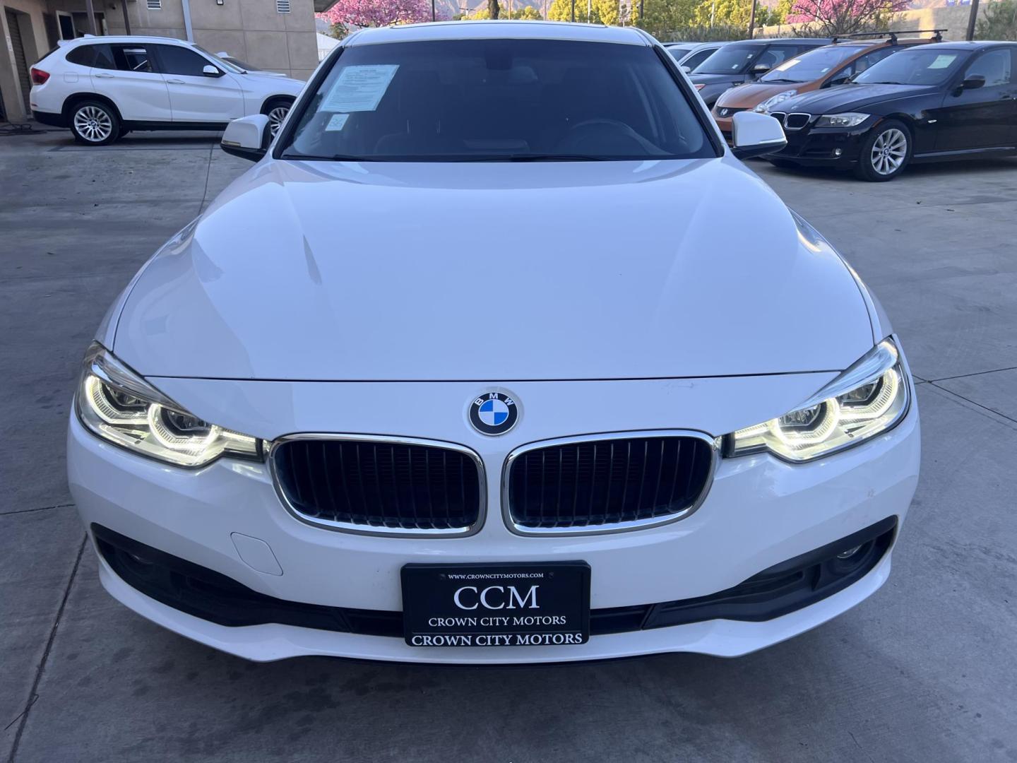 2018 Alpine White /Black BMW 3-Series 320i Sedan with an 2.0L L4 DOHC 16V engine, 8A transmission, located at 30 S. Berkeley Avenue, Pasadena, CA, 91107, (626) 248-7567, 34.145447, -118.109398 - 2018 BMW 320i Sedan – Buy Here Pay Here – $995 Down – Bad Credit OK – Crown City Motors Pasadena Experience affordable luxury in this 2018 BMW 320i Sedan, now available at Crown City Motors in Pasadena with Buy Here Pay Here financing. This stylish, German-engineered sedan delivers both per - Photo#3