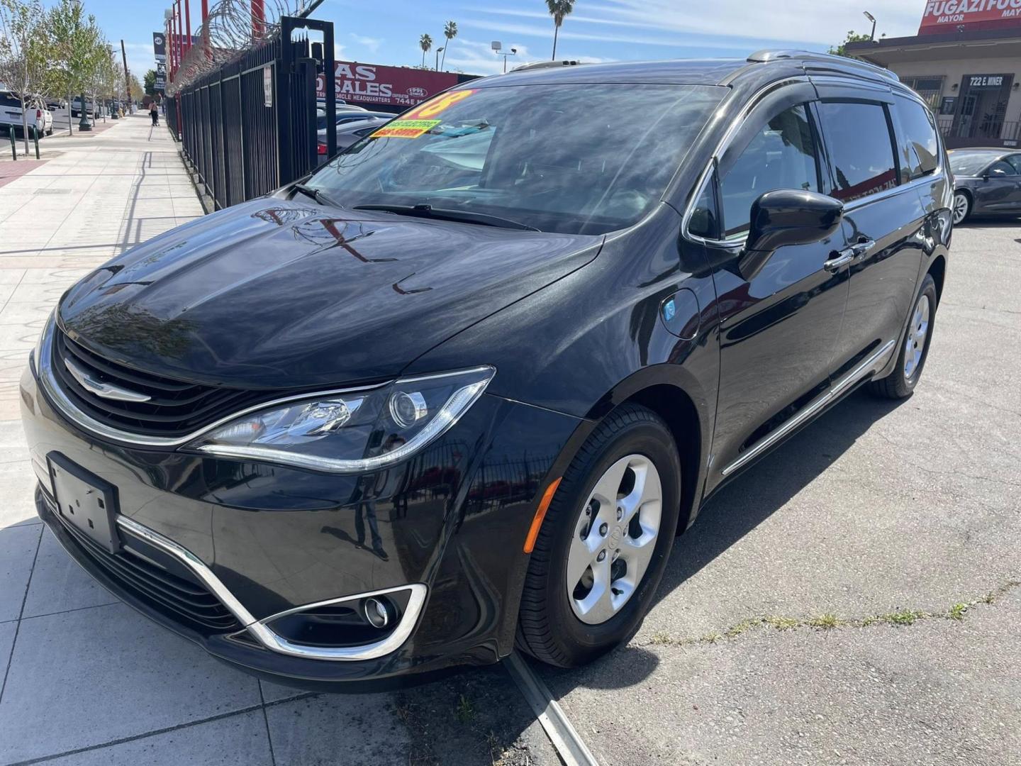 2018 BLACK Chrysler Pacifica Hybrid Touring L (2C4RC1L77JR) with an 3.6L V6 DOHC 24V HYBRID engine, CVT transmission, located at 744 E Miner Ave, Stockton, CA, 95202, (209) 944-5770, 37.956863, -121.282082 - PLUS TAXES AND FEES NO CHARGER AVAILABLE - Photo#3