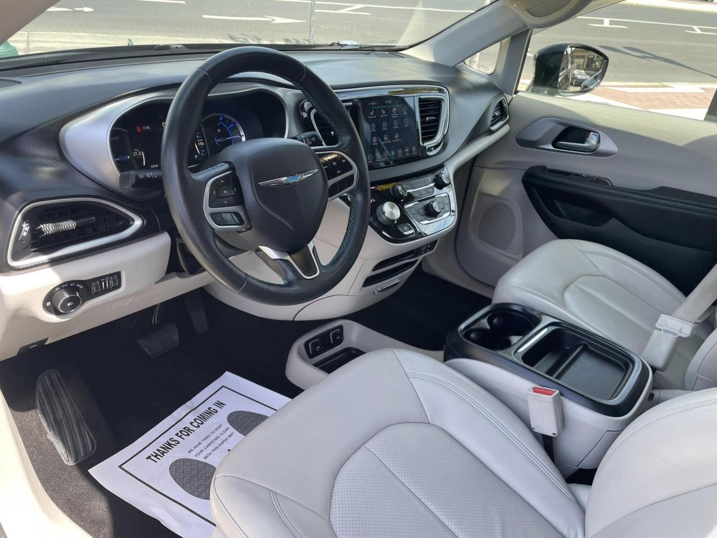 2018 BLACK Chrysler Pacifica Hybrid Touring L (2C4RC1L77JR) with an 3.6L V6 DOHC 24V HYBRID engine, CVT transmission, located at 744 E Miner Ave, Stockton, CA, 95202, (209) 944-5770, 37.956863, -121.282082 - PLUS TAXES AND FEES NO CHARGER AVAILABLE - Photo#6