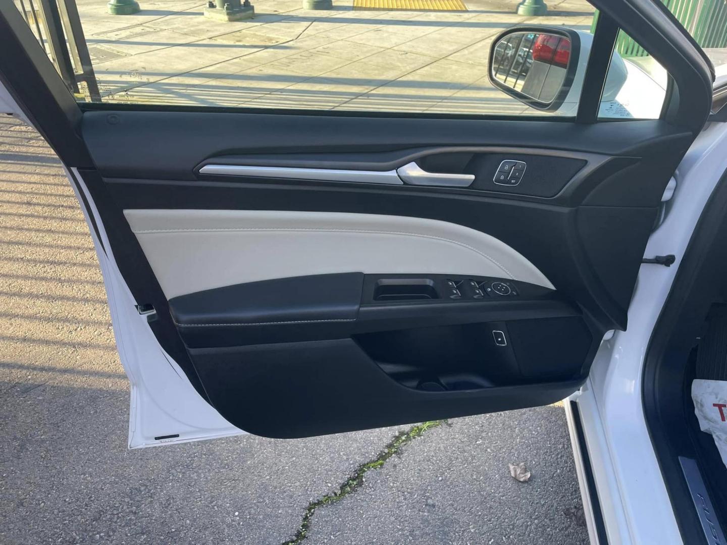 2018 WHITE Ford Fusion Energi Titanium (3FA6P0SUXJR) with an 2.0L L4 DOHC 16V HYBRID engine, CVT transmission, located at 744 E Miner Ave, Stockton, CA, 95202, (209) 944-5770, 37.956863, -121.282082 - PLUS TAXES AND FEEDS - Photo#5