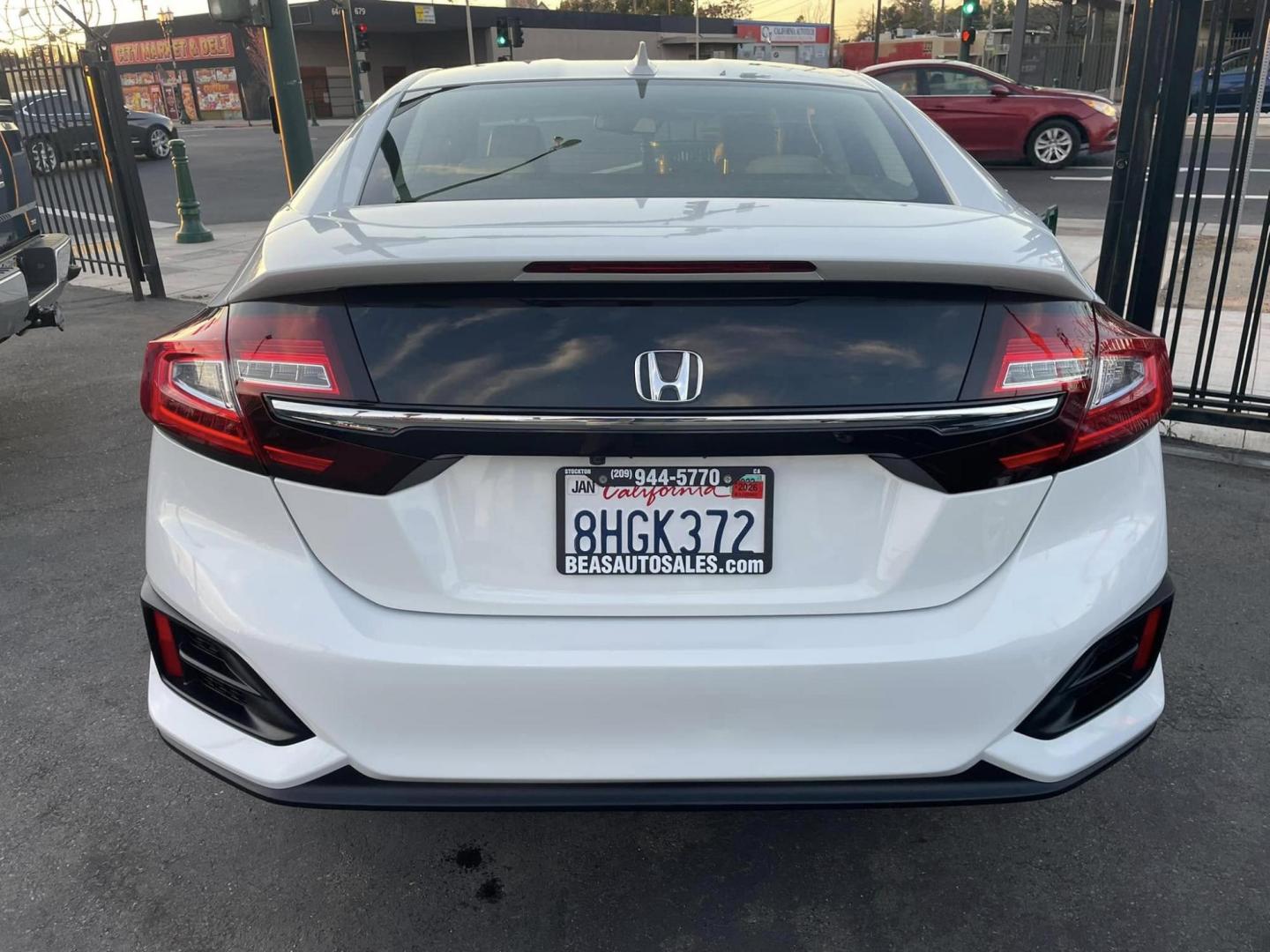 2018 WHITE Honda Clarity Plug-In Hybrid (JHMZC5F12JC) with an 1.5L L4 DOHC 16V HYBRID engine, CVT transmission, located at 744 E Miner Ave, Stockton, CA, 95202, (209) 944-5770, 37.956863, -121.282082 - PLUS TAXES AND FEES NO CHARGER AVAILABLE - Photo#12