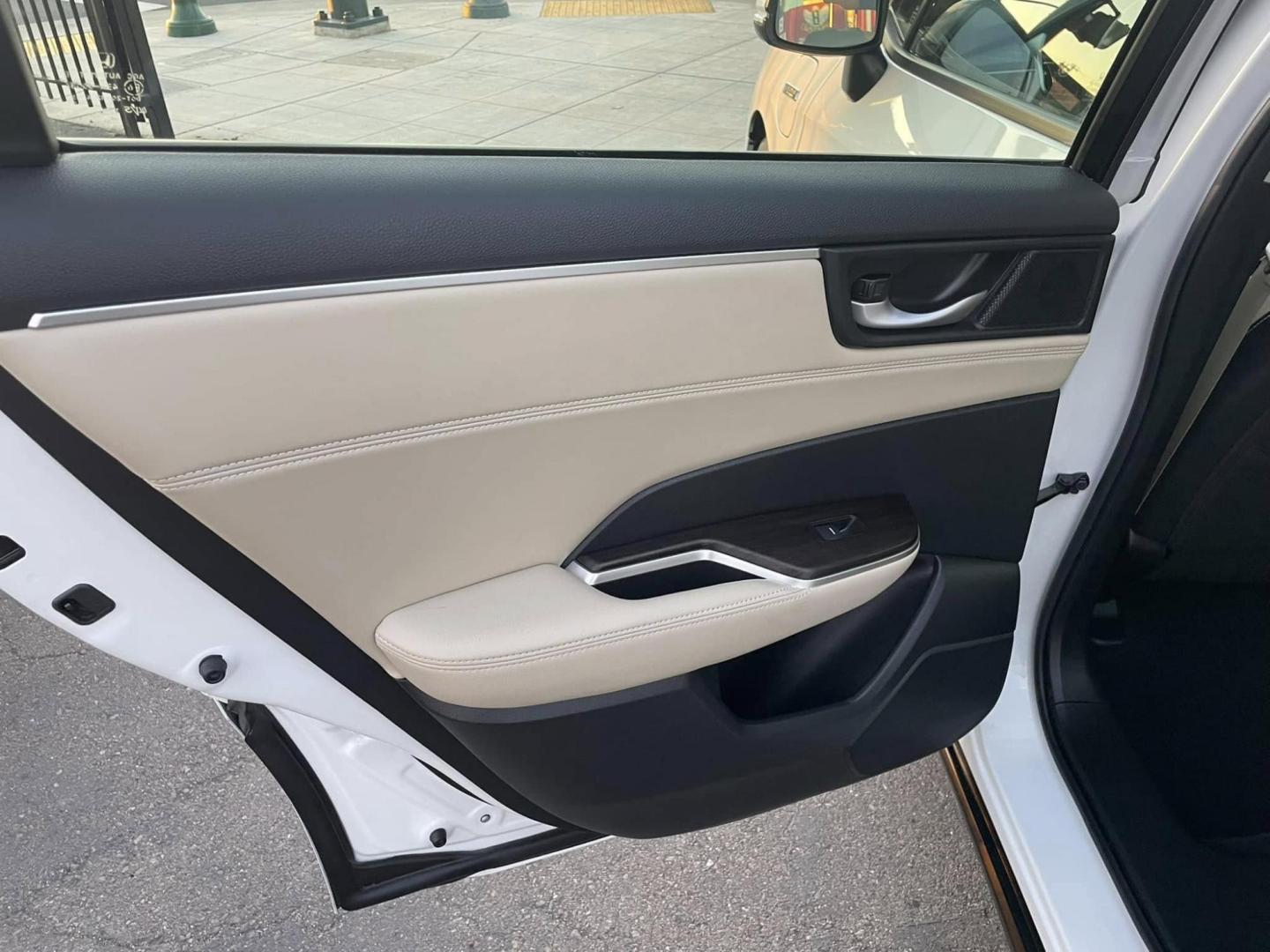 2018 WHITE Honda Clarity Plug-In Hybrid (JHMZC5F12JC) with an 1.5L L4 DOHC 16V HYBRID engine, CVT transmission, located at 744 E Miner Ave, Stockton, CA, 95202, (209) 944-5770, 37.956863, -121.282082 - PLUS TAXES AND FEES NO CHARGER AVAILABLE - Photo#8