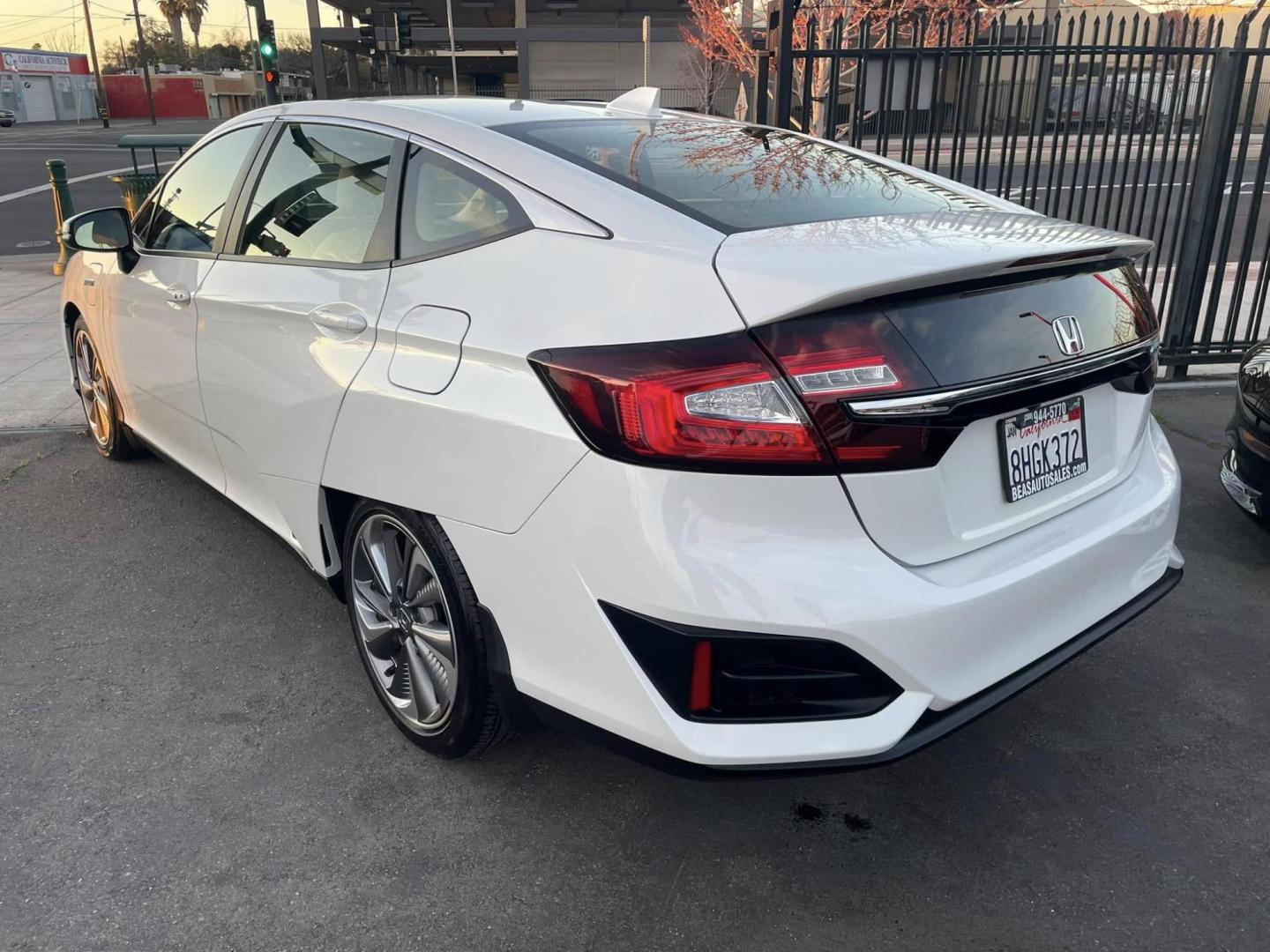 2018 WHITE Honda Clarity Plug-In Hybrid (JHMZC5F12JC) with an 1.5L L4 DOHC 16V HYBRID engine, CVT transmission, located at 744 E Miner Ave, Stockton, CA, 95202, (209) 944-5770, 37.956863, -121.282082 - PLUS TAXES AND FEES NO CHARGER AVAILABLE - Photo#11