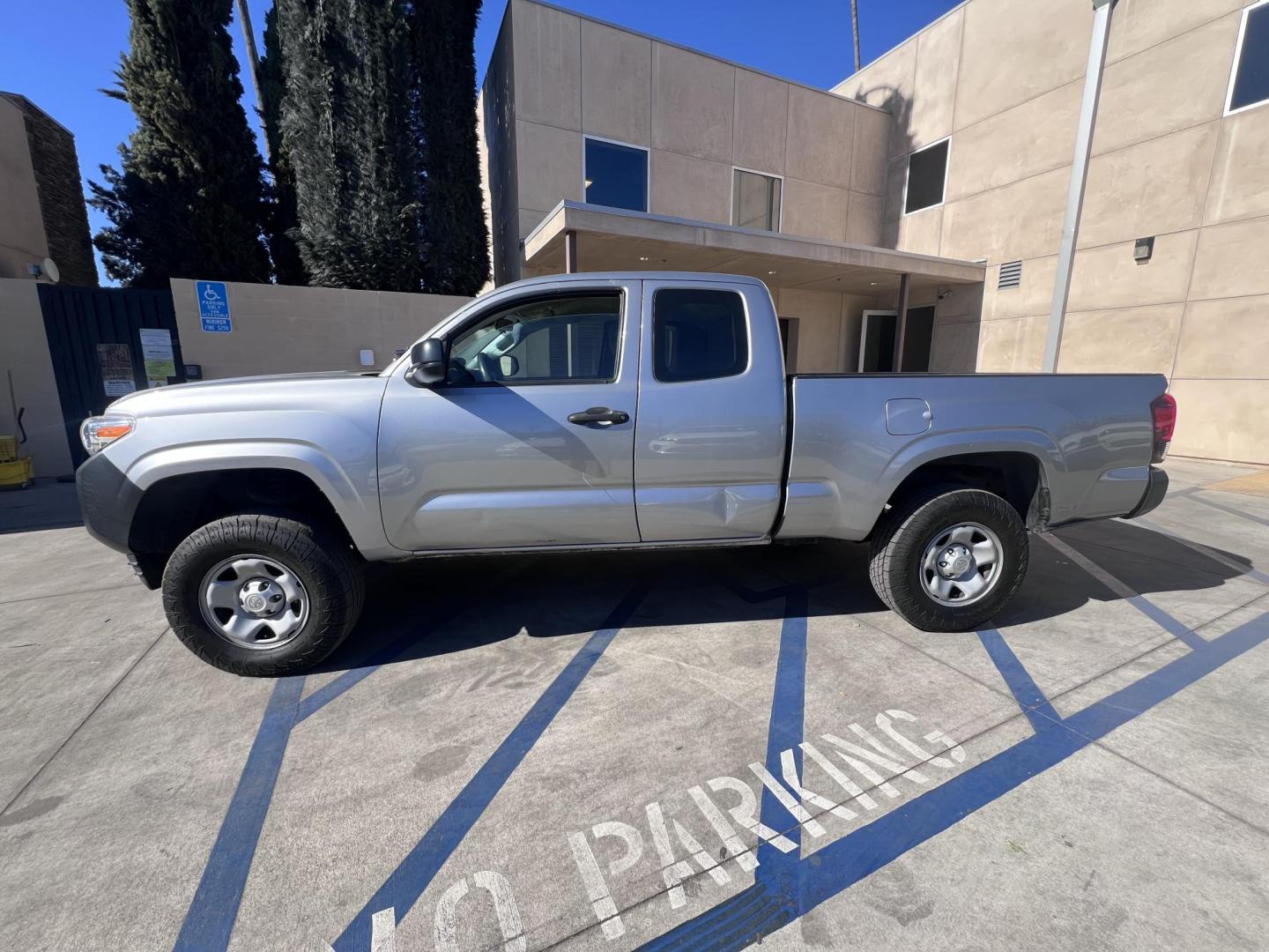 2018 Space Gray Metallic Toyota Tacoma SR5 Access Cab I4 6AT 2WD (5TFRX5GNXJX) with an 2.7L L4 DOHC 16V engine, 6A transmission, located at 30 S. Berkeley Avenue, Pasadena, CA, 91107, (626) 248-7567, 34.145447, -118.109398 - Crown City Motors is a used “Buy Here Pay Here” car dealer in Pasadena CA. “Buy Here Pay Here” financing, means that when you purchase your vehicle from our dealership, that you make the payments to the dealership as well. We do not need the banks approval to get you approved for a used auto - Photo#1