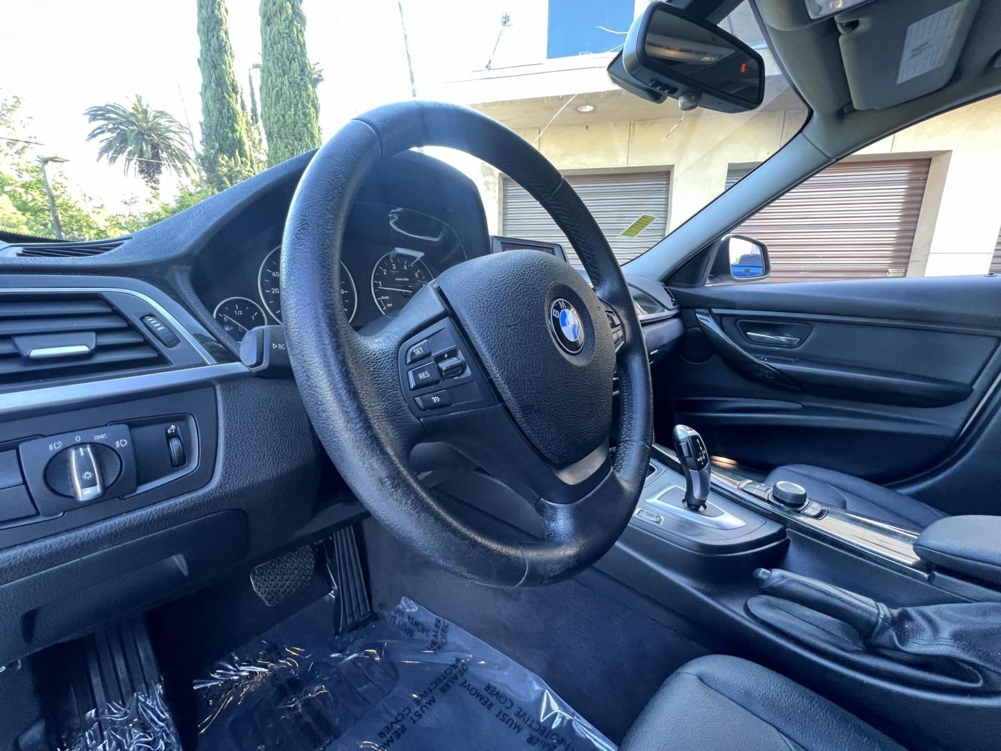 2018 Alpine White /Black BMW 3-Series 320i Sedan with an 2.0L L4 DOHC 16V engine, 8A transmission, located at 30 S. Berkeley Avenue, Pasadena, CA, 91107, (626) 248-7567, 34.145447, -118.109398 - 2018 BMW 320i Sedan – Buy Here Pay Here – $995 Down – Bad Credit OK – Crown City Motors Pasadena Experience affordable luxury in this 2018 BMW 320i Sedan, now available at Crown City Motors in Pasadena with Buy Here Pay Here financing. This stylish, German-engineered sedan delivers both per - Photo#41