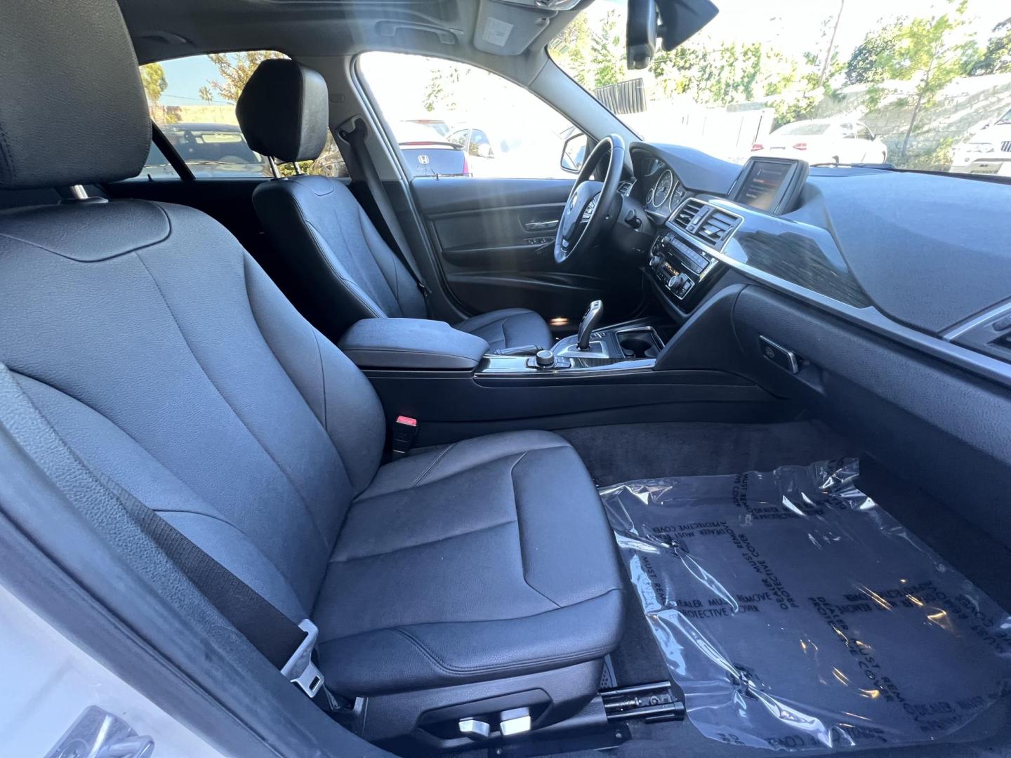 2018 Alpine White /Black BMW 3-Series 320i Sedan with an 2.0L L4 DOHC 16V engine, 8A transmission, located at 30 S. Berkeley Avenue, Pasadena, CA, 91107, (626) 248-7567, 34.145447, -118.109398 - 2018 BMW 320i Sedan – Buy Here Pay Here – $995 Down – Bad Credit OK – Crown City Motors Pasadena Experience affordable luxury in this 2018 BMW 320i Sedan, now available at Crown City Motors in Pasadena with Buy Here Pay Here financing. This stylish, German-engineered sedan delivers both per - Photo#46