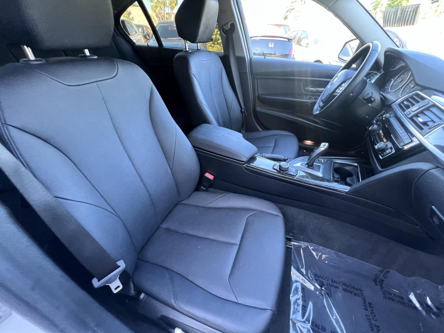 2018 Alpine White /Black BMW 3-Series 320i Sedan with an 2.0L L4 DOHC 16V engine, 8A transmission, located at 30 S. Berkeley Avenue, Pasadena, CA, 91107, (626) 248-7567, 34.145447, -118.109398 - 2018 BMW 320i Sedan – Buy Here Pay Here – $995 Down – Bad Credit OK – Crown City Motors Pasadena Experience affordable luxury in this 2018 BMW 320i Sedan, now available at Crown City Motors in Pasadena with Buy Here Pay Here financing. This stylish, German-engineered sedan delivers both per - Photo#47