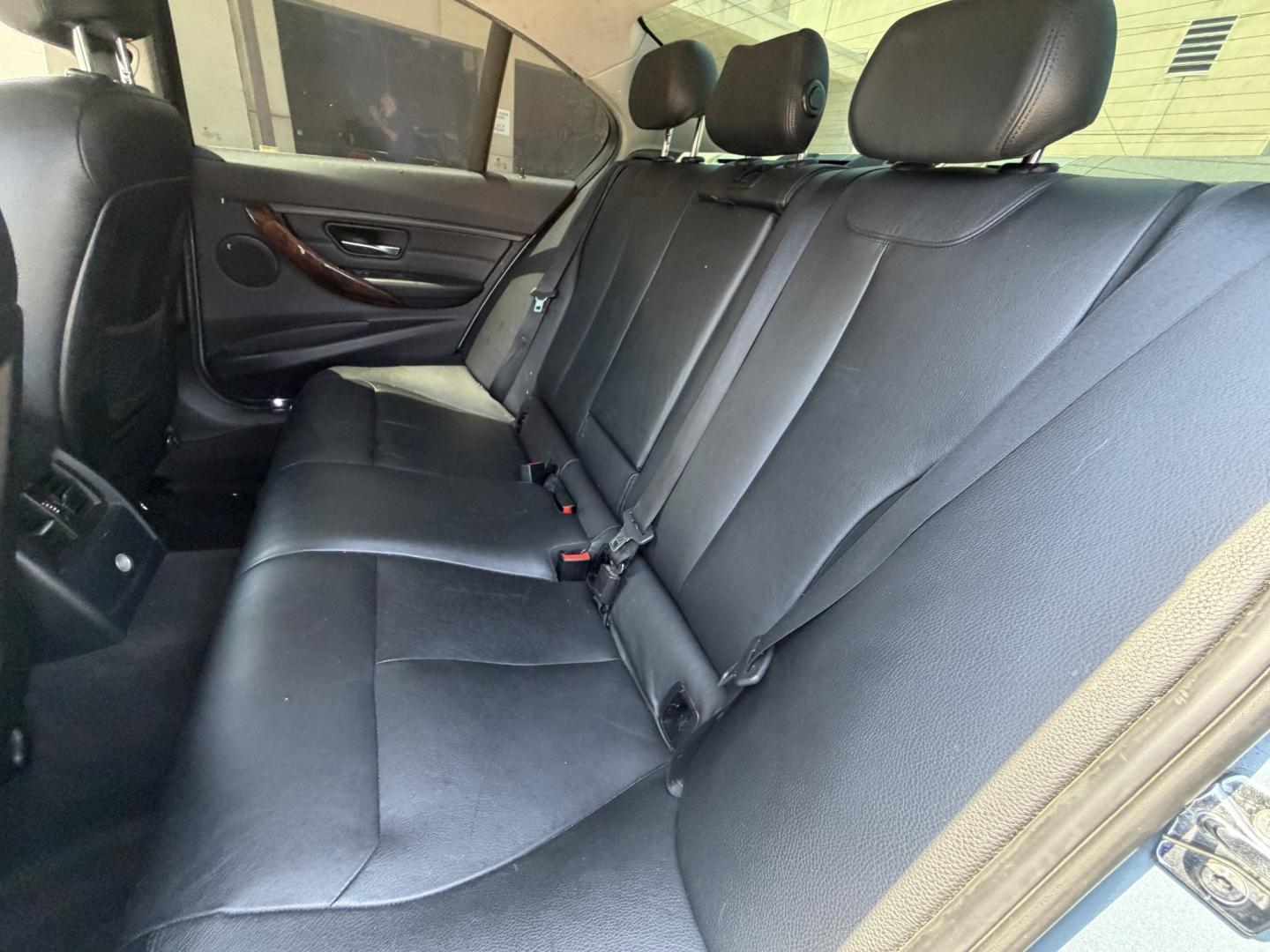 2018 Gray metallic /BLACK BMW 3-Series 320i Sedan (WBA8E1G57JN) with an 2.0L L4 DOHC 16V engine, 8A transmission, located at 30 S. Berkeley Avenue, Pasadena, CA, 91107, (626) 248-7567, 34.145447, -118.109398 - Crown City Motors is a used “Buy Here Pay Here” car dealer in Pasadena CA. “Buy Here Pay Here” financing, means that when you purchase your vehicle from our dealership, that you make the payments to the dealership as well. We do not need the banks approval to get you approved for a used auto - Photo#7