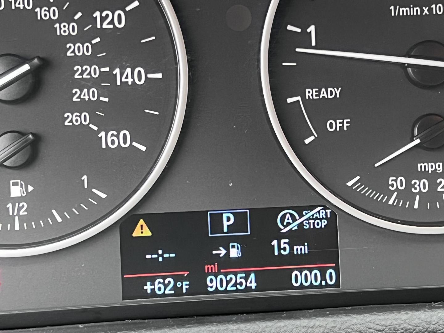 2018 White /Beige BMW X1 sDrive28i (WBXHU7C38J5) with an 2.0L L4 DOHC 16V engine, 8A transmission, located at 30 S. Berkeley Avenue, Pasadena, CA, 91107, (626) 248-7567, 34.145447, -118.109398 - Crown City Motors is a used “Buy Here Pay Here” car dealer in Pasadena CA. “Buy Here Pay Here” financing, means that when you purchase your vehicle from our dealership, that you make the payments to the dealership as well. We do not need the banks approval to get you approved for a used auto - Photo#39