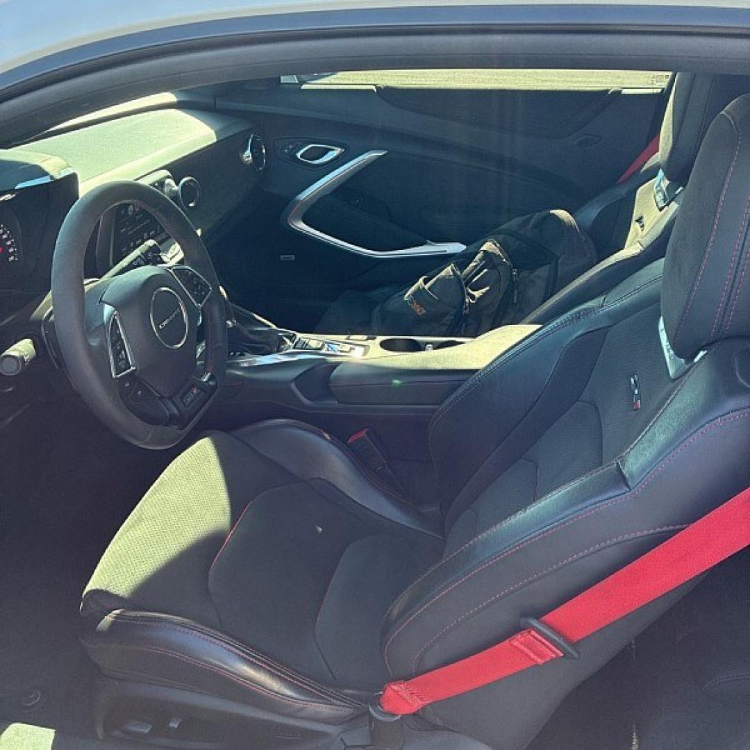 2018 WHITE Chevrolet Camaro (1G1FK1R66J0) with an V8 Supercharged 6.2 Liter engine, Automatic transmission, located at 412 Auto Vista Drive, Palmdale, 93551, (661) 945-0620, 34.592636, -118.136681- Photo#1