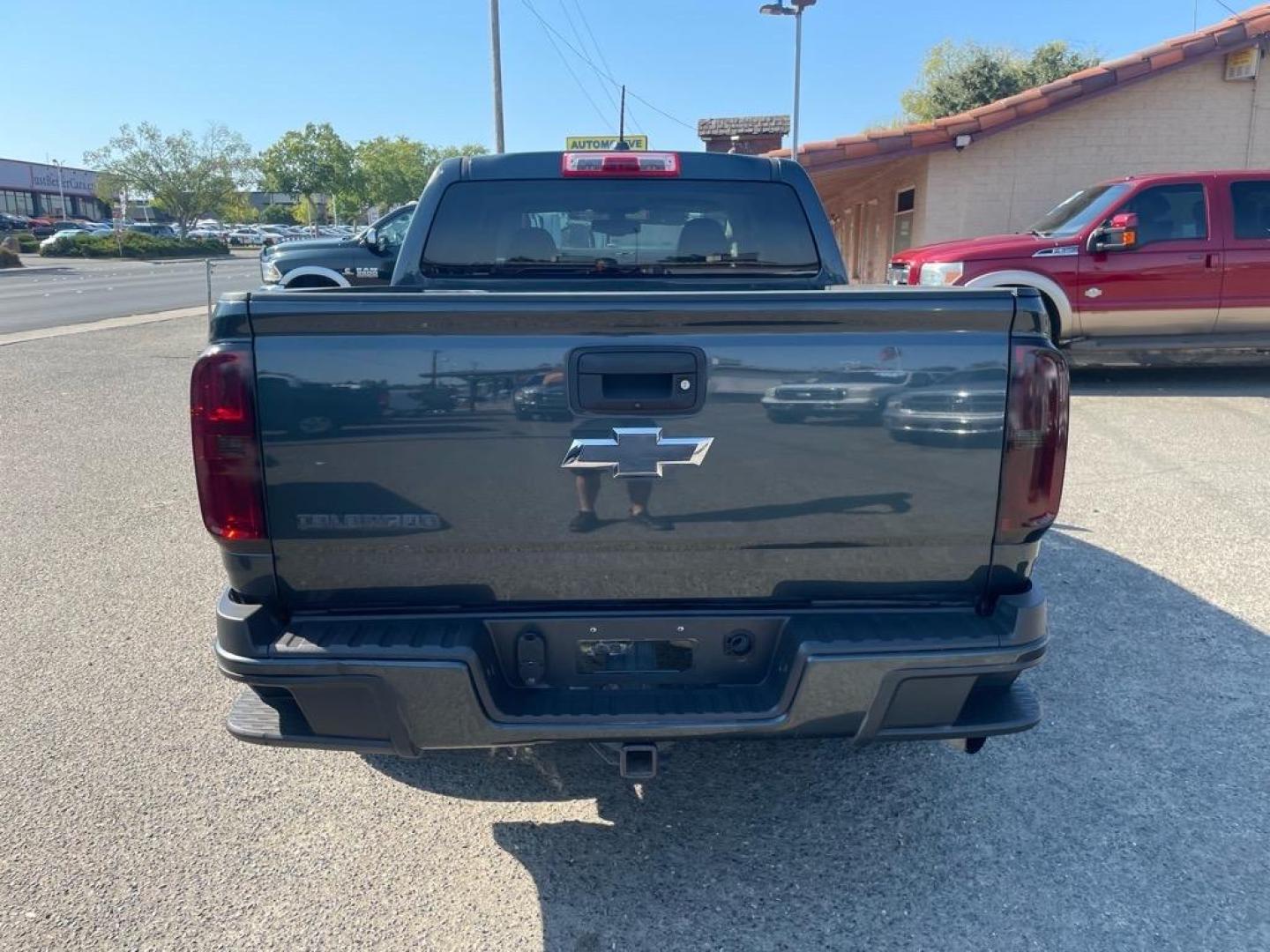 2018 Deepwood Green Metallic Chevrolet Colorado Z71 (1GCPTDE13J1) with an 0.0 Duramax 2.8L Diesel Turbo I4 181hp 369ft. lbs. Common Rail Direct Injection engine, 8-Speed Shiftable Automatic transmission, located at 800 Riverside Ave, Roseville, CA, 95678, 916-773-4549 & Toll Free: 866-719-4393, 38.732265, -121.291039 - DIESEL CREW CAB 4X4 Z-71 ONE OWNER - Photo#7