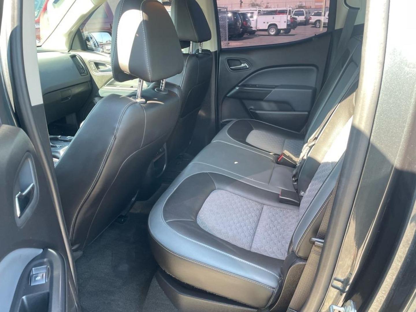 2018 Deepwood Green Metallic Chevrolet Colorado Z71 (1GCPTDE13J1) with an 0.0 Duramax 2.8L Diesel Turbo I4 181hp 369ft. lbs. Common Rail Direct Injection engine, 8-Speed Shiftable Automatic transmission, located at 800 Riverside Ave, Roseville, CA, 95678, 916-773-4549 & Toll Free: 866-719-4393, 38.732265, -121.291039 - DIESEL CREW CAB 4X4 Z-71 ONE OWNER - Photo#9