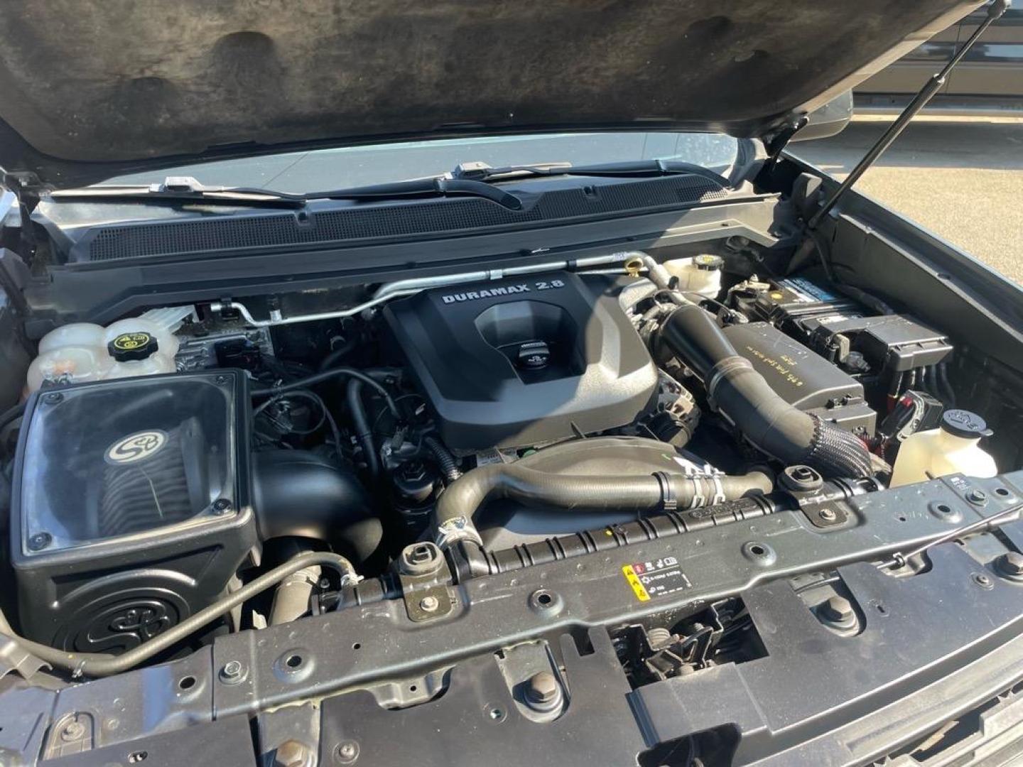 2018 Deepwood Green Metallic Chevrolet Colorado Z71 (1GCPTDE13J1) with an 0.0 Duramax 2.8L Diesel Turbo I4 181hp 369ft. lbs. Common Rail Direct Injection engine, 8-Speed Shiftable Automatic transmission, located at 800 Riverside Ave, Roseville, CA, 95678, 916-773-4549 & Toll Free: 866-719-4393, 38.732265, -121.291039 - DIESEL CREW CAB 4X4 Z-71 ONE OWNER - Photo#12