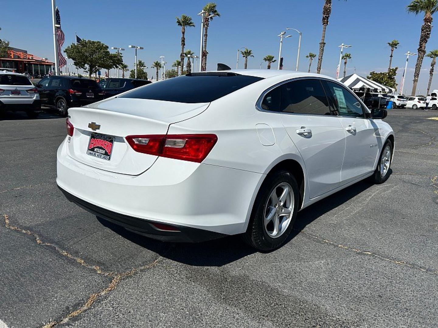 2018 WHITE Chevrolet Malibu (1G1ZC5ST4JF) with an 4-Cyl Turbo 1.5 Liter engine, Automatic 6-Spd transmission, located at 412 Auto Vista Drive, Palmdale, 93551, (661) 945-0620, 34.592636, -118.136681 - Photo#2