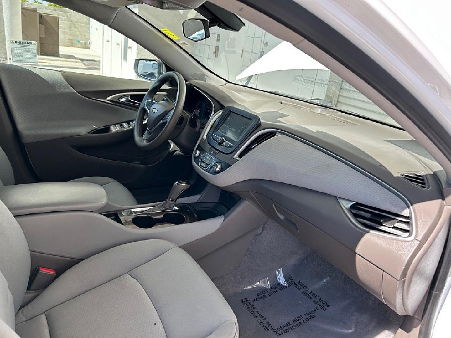 2018 WHITE Chevrolet Malibu (1G1ZC5ST4JF) with an 4-Cyl Turbo 1.5 Liter engine, Automatic 6-Spd transmission, located at 412 Auto Vista Drive, Palmdale, 93551, (661) 945-0620, 34.592636, -118.136681 - Photo#23
