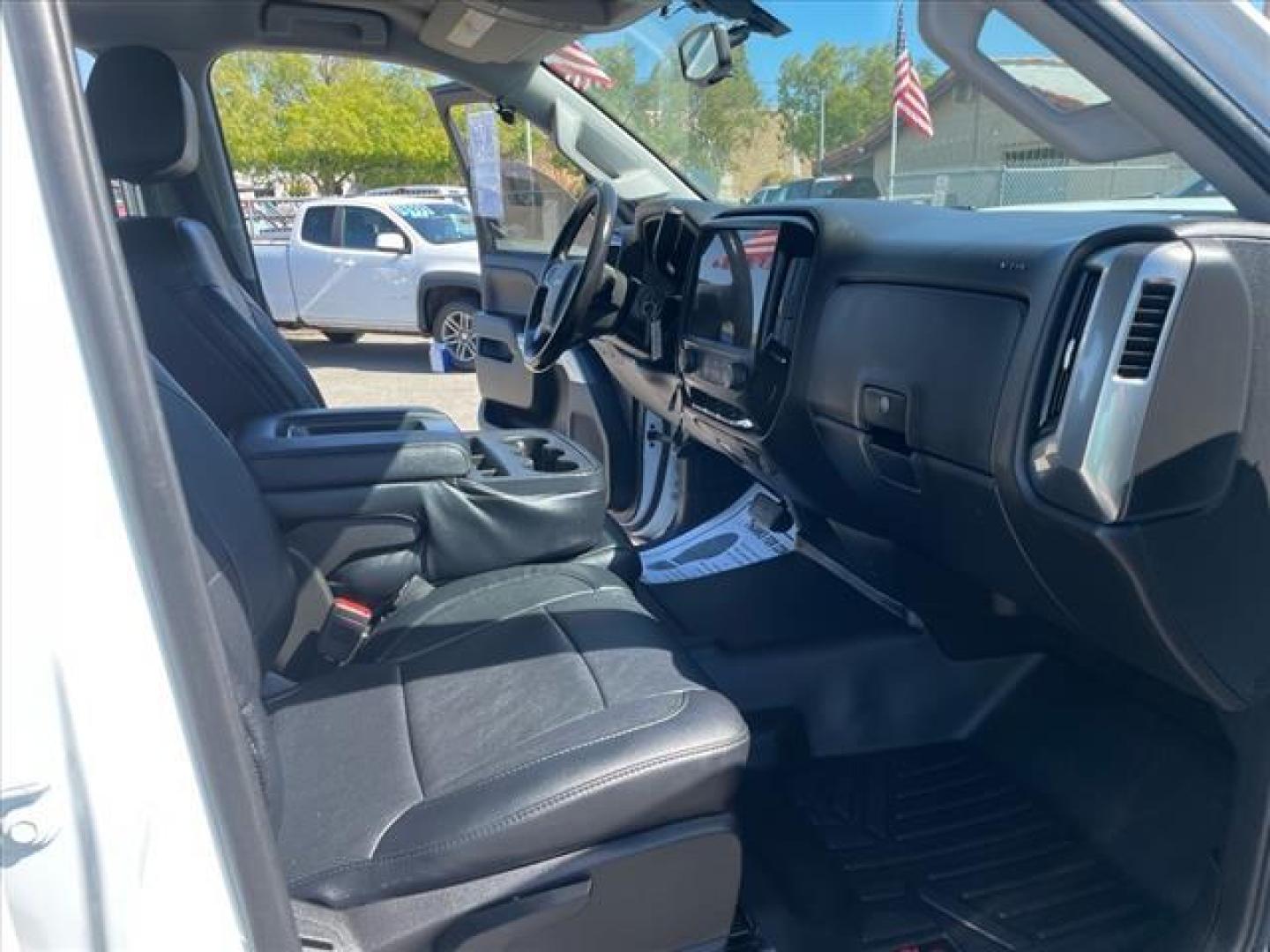 2018 Summit White Chevrolet Silverado 2500HD LT (1GC1KVEYXJF) with an 6.6L Duramax 6.6L Biodiesel Turbo V8 445hp 910ft. lbs. Common Rail Direct Injection engine, 6-Speed Shiftable Automatic transmission, located at 800 Riverside Ave, Roseville, CA, 95678, 916-773-4549 & Toll Free: 866-719-4393, 38.732265, -121.291039 - DURAMAX DIESEL CREW CAB 4X4 LT ALLISON TRANSMISSION CLEAN CARFAX - Photo#14