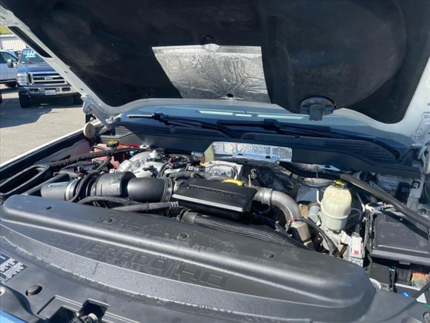 2018 Summit White Chevrolet Silverado 2500HD LT (1GC1KVEYXJF) with an 6.6L Duramax 6.6L Biodiesel Turbo V8 445hp 910ft. lbs. Common Rail Direct Injection engine, 6-Speed Shiftable Automatic transmission, located at 800 Riverside Ave, Roseville, CA, 95678, 916-773-4549 & Toll Free: 866-719-4393, 38.732265, -121.291039 - DURAMAX DIESEL CREW CAB 4X4 LT ALLISON TRANSMISSION CLEAN CARFAX - Photo#16
