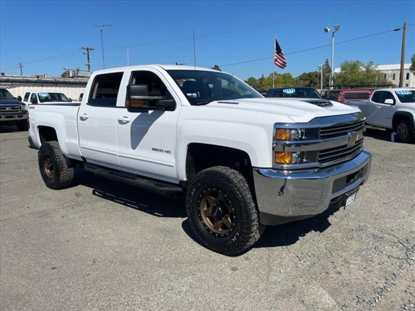 2018 Summit White Chevrolet Silverado 2500HD LT (1GC1KVEYXJF) with an 6.6L Duramax 6.6L Biodiesel Turbo V8 445hp 910ft. lbs. Common Rail Direct Injection engine, 6-Speed Shiftable Automatic transmission, located at 800 Riverside Ave, Roseville, CA, 95678, 916-773-4549 & Toll Free: 866-719-4393, 38.732265, -121.291039 - DURAMAX DIESEL CREW CAB 4X4 LT ALLISON TRANSMISSION CLEAN CARFAX - Photo#1