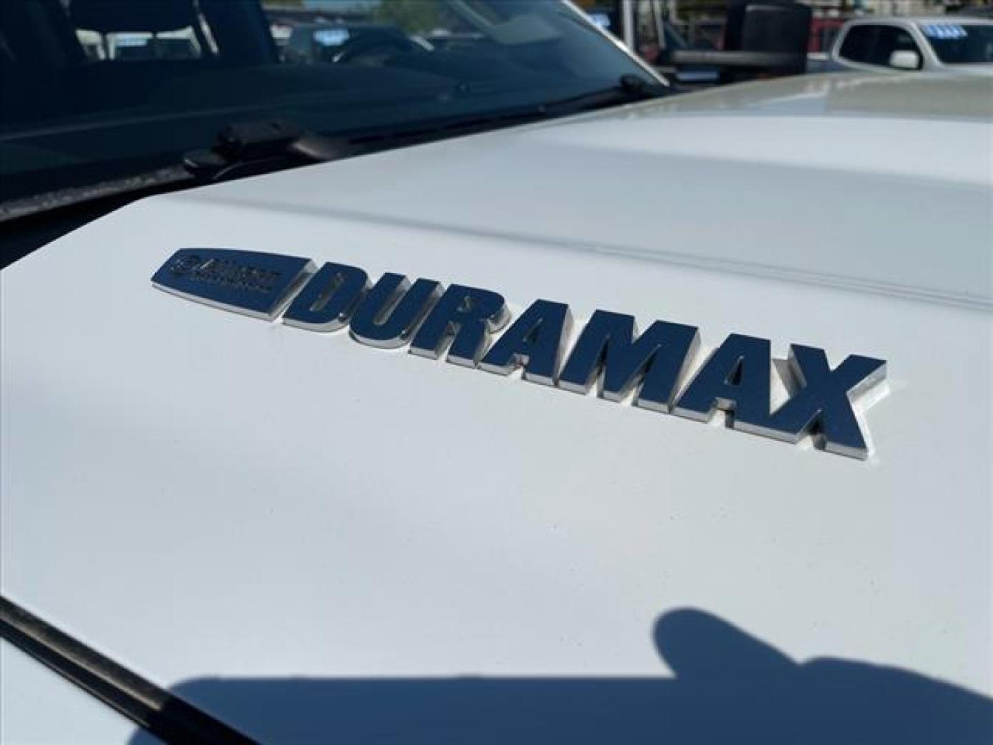 2018 Summit White Chevrolet Silverado 2500HD LT (1GC1KVEYXJF) with an 6.6L Duramax 6.6L Biodiesel Turbo V8 445hp 910ft. lbs. Common Rail Direct Injection engine, 6-Speed Shiftable Automatic transmission, located at 800 Riverside Ave, Roseville, CA, 95678, 916-773-4549 & Toll Free: 866-719-4393, 38.732265, -121.291039 - DURAMAX DIESEL CREW CAB 4X4 LT ALLISON TRANSMISSION CLEAN CARFAX - Photo#2