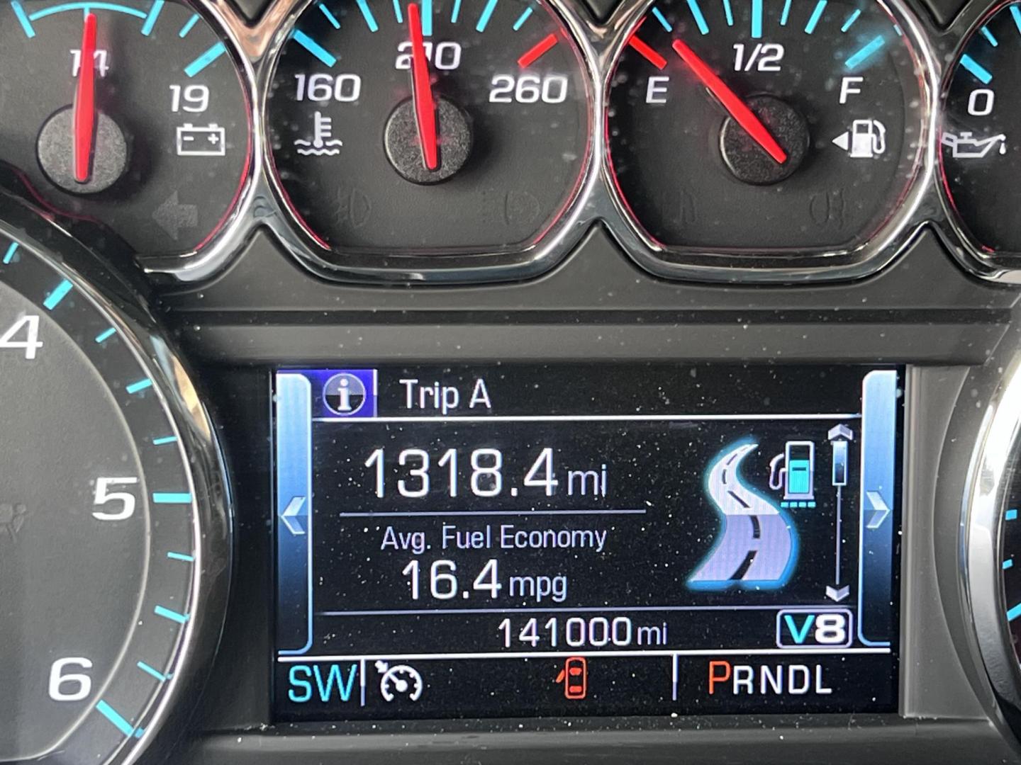 2018 BLACK /Black Chevrolet Suburban LT 2WD (1GNSCHKC6JR) with an 5.3L V8 OHV 16V engine, 6A transmission, located at 30 S. Berkeley Avenue, Pasadena, CA, 91107, (626) 248-7567, 34.145447, -118.109398 - Looking for a reliable, spacious, and powerful full-size SUV? Check out this stunning 2018 Chevrolet Suburban, available now at Crown City Motors, located at 30 S Berkeley Ave, Pasadena, CA 91107. With the VIN 1GNSCHKC6JR267945, this pre-owned Suburban is the perfect blend of luxury, performance, an - Photo#36