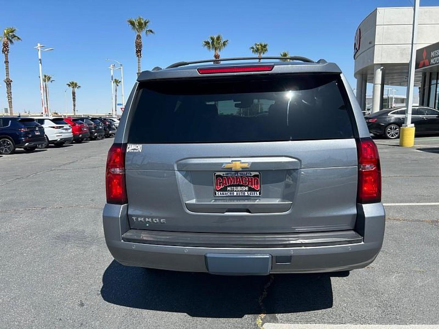 2018 GRAY Chevrolet Tahoe (1GNSKAEC8JR) with an V8 EcoTec3 5.3 Liter engine, Auto 6-Spd Overdrive transmission, located at 412 Auto Vista Drive, Palmdale, 93551, (661) 945-0620, 34.592636, -118.136681 - Photo#3
