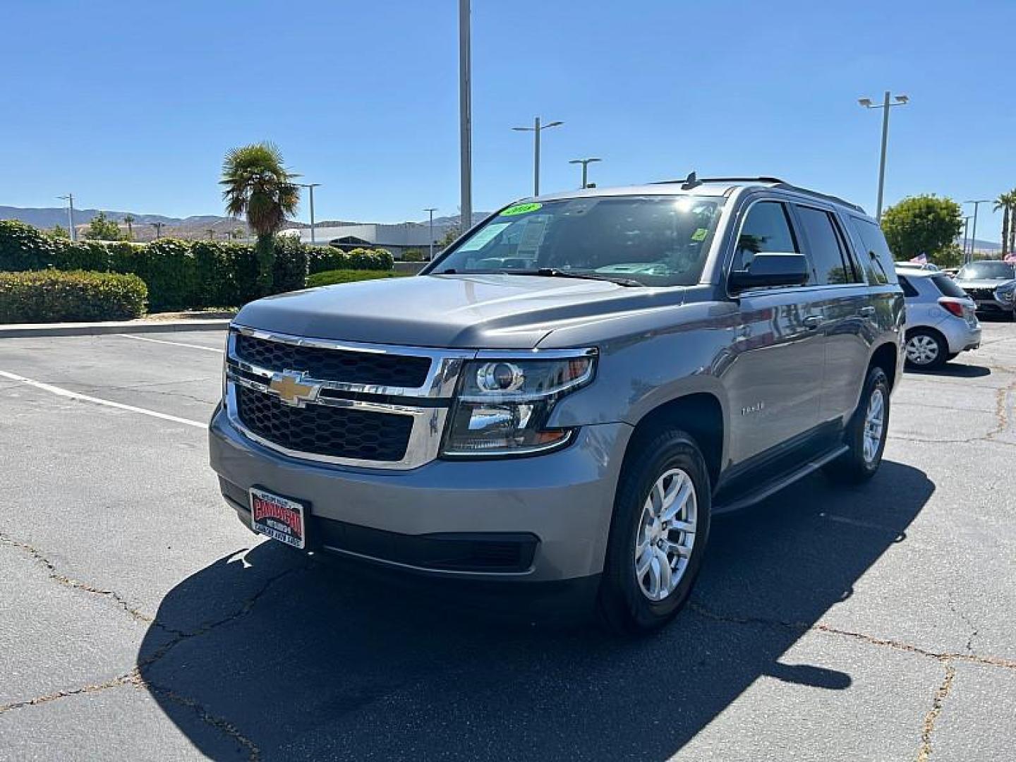 2018 GRAY Chevrolet Tahoe (1GNSKAEC8JR) with an V8 EcoTec3 5.3 Liter engine, Auto 6-Spd Overdrive transmission, located at 412 Auto Vista Drive, Palmdale, 93551, (661) 945-0620, 34.592636, -118.136681 - Photo#6