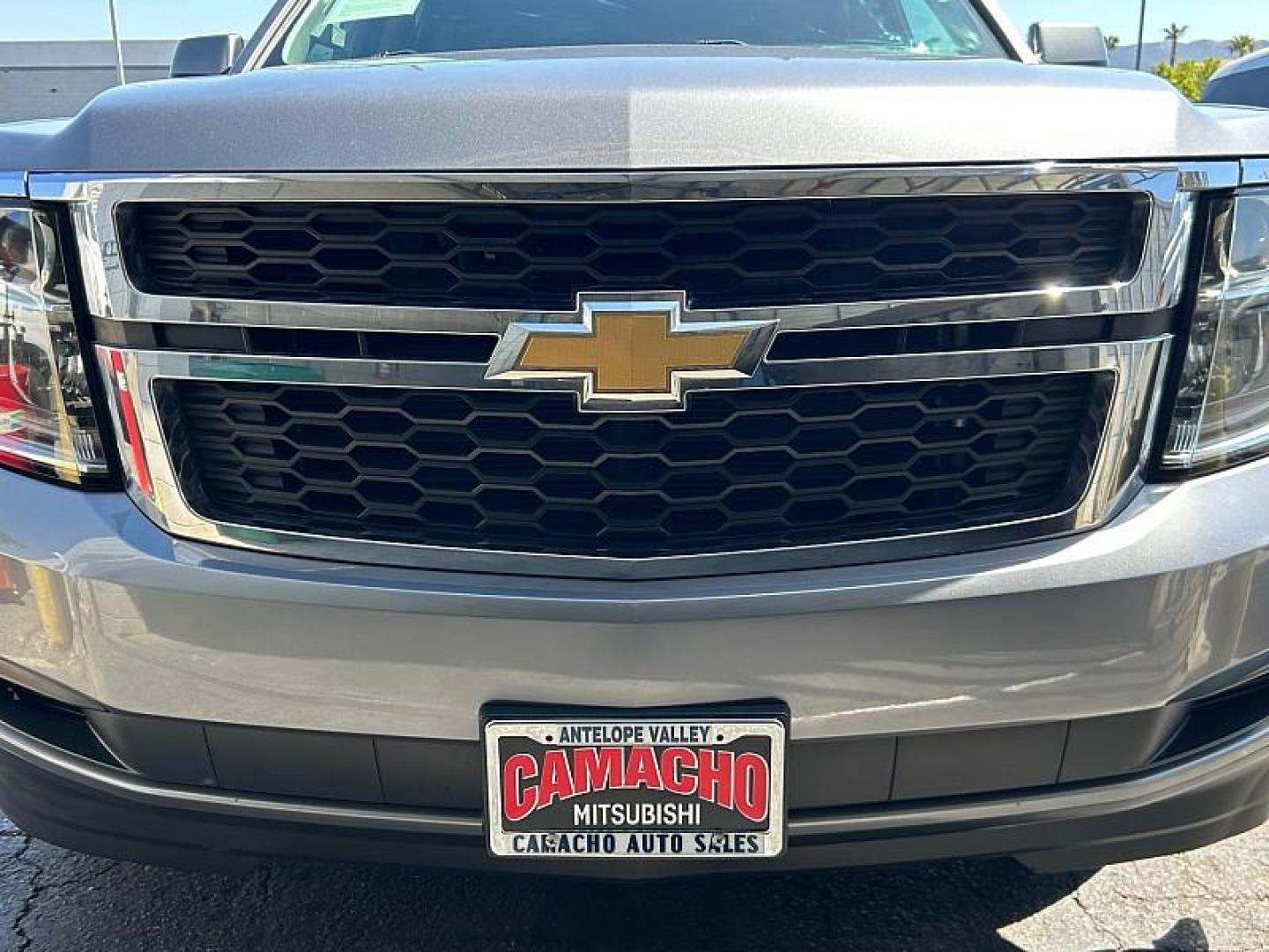 2018 GRAY Chevrolet Tahoe (1GNSKAEC8JR) with an V8 EcoTec3 5.3 Liter engine, Auto 6-Spd Overdrive transmission, located at 412 Auto Vista Drive, Palmdale, 93551, (661) 945-0620, 34.592636, -118.136681 - Photo#8