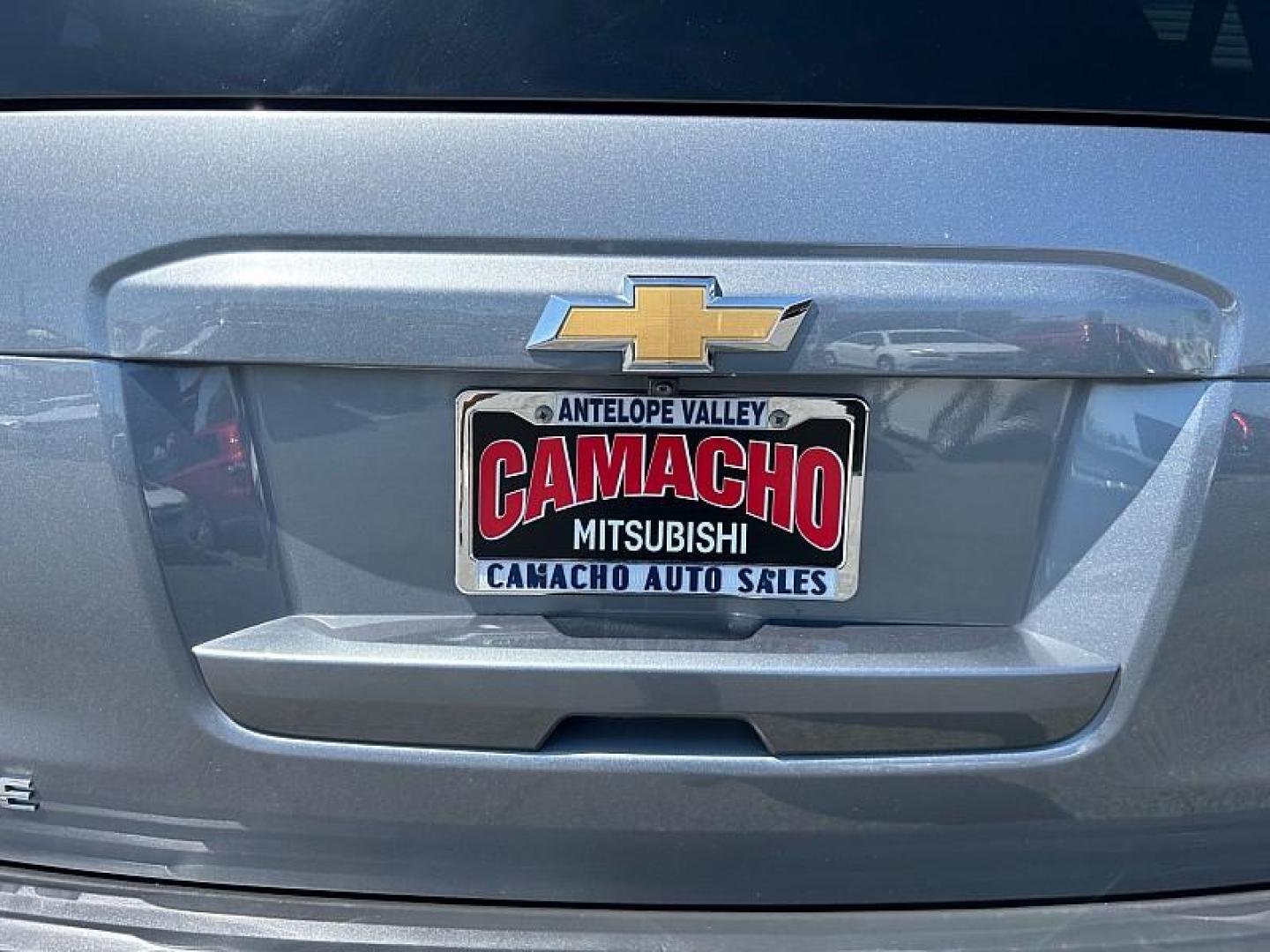 2018 GRAY Chevrolet Tahoe (1GNSKAEC8JR) with an V8 EcoTec3 5.3 Liter engine, Auto 6-Spd Overdrive transmission, located at 412 Auto Vista Drive, Palmdale, 93551, (661) 945-0620, 34.592636, -118.136681 - Photo#11