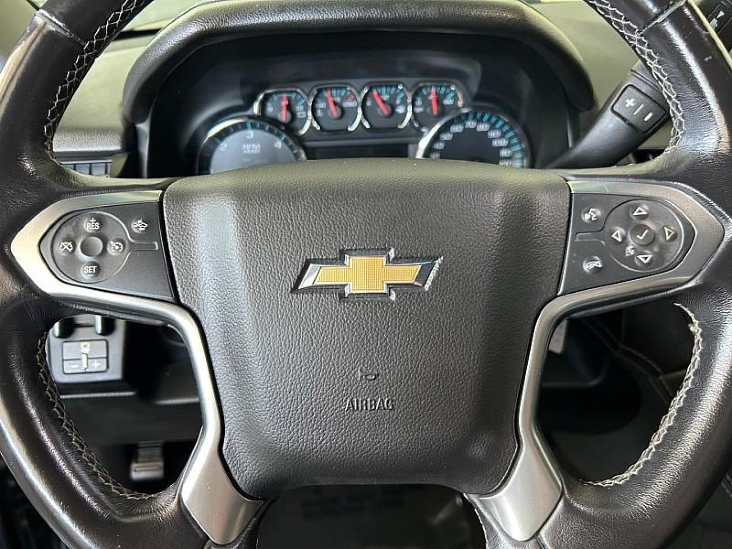 2018 GRAY Chevrolet Tahoe (1GNSKAEC8JR) with an V8 EcoTec3 5.3 Liter engine, Auto 6-Spd Overdrive transmission, located at 412 Auto Vista Drive, Palmdale, 93551, (661) 945-0620, 34.592636, -118.136681 - Photo#17