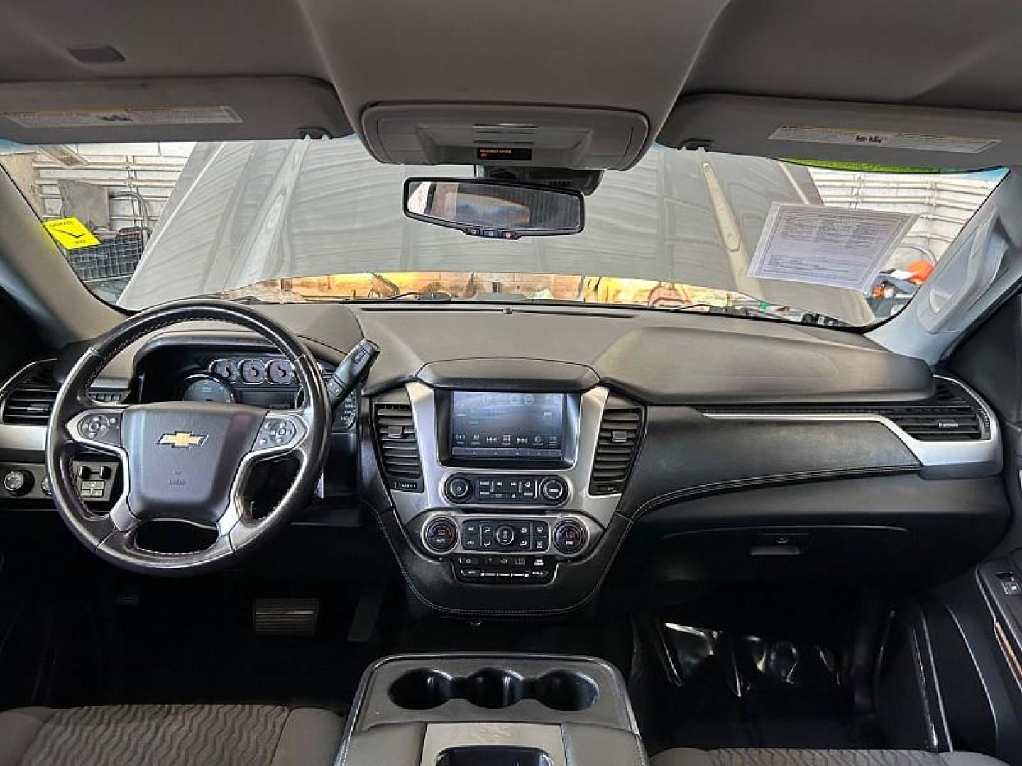 2018 GRAY Chevrolet Tahoe (1GNSKAEC8JR) with an V8 EcoTec3 5.3 Liter engine, Auto 6-Spd Overdrive transmission, located at 412 Auto Vista Drive, Palmdale, 93551, (661) 945-0620, 34.592636, -118.136681 - Photo#22
