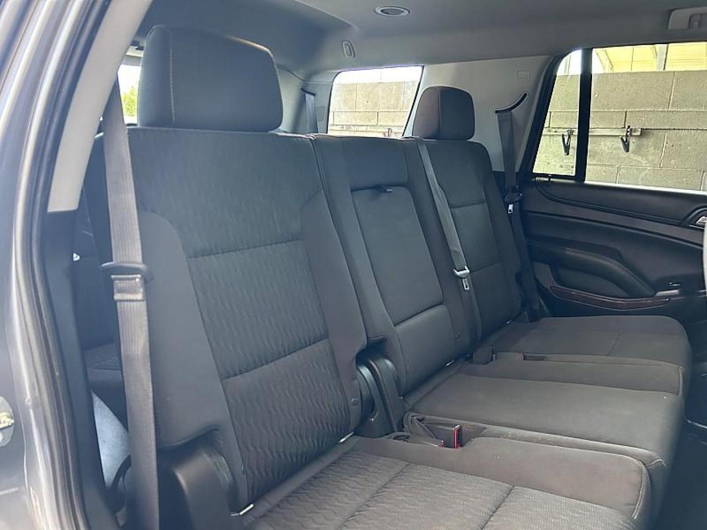 2018 GRAY Chevrolet Tahoe (1GNSKAEC8JR) with an V8 EcoTec3 5.3 Liter engine, Auto 6-Spd Overdrive transmission, located at 412 Auto Vista Drive, Palmdale, 93551, (661) 945-0620, 34.592636, -118.136681 - Photo#25