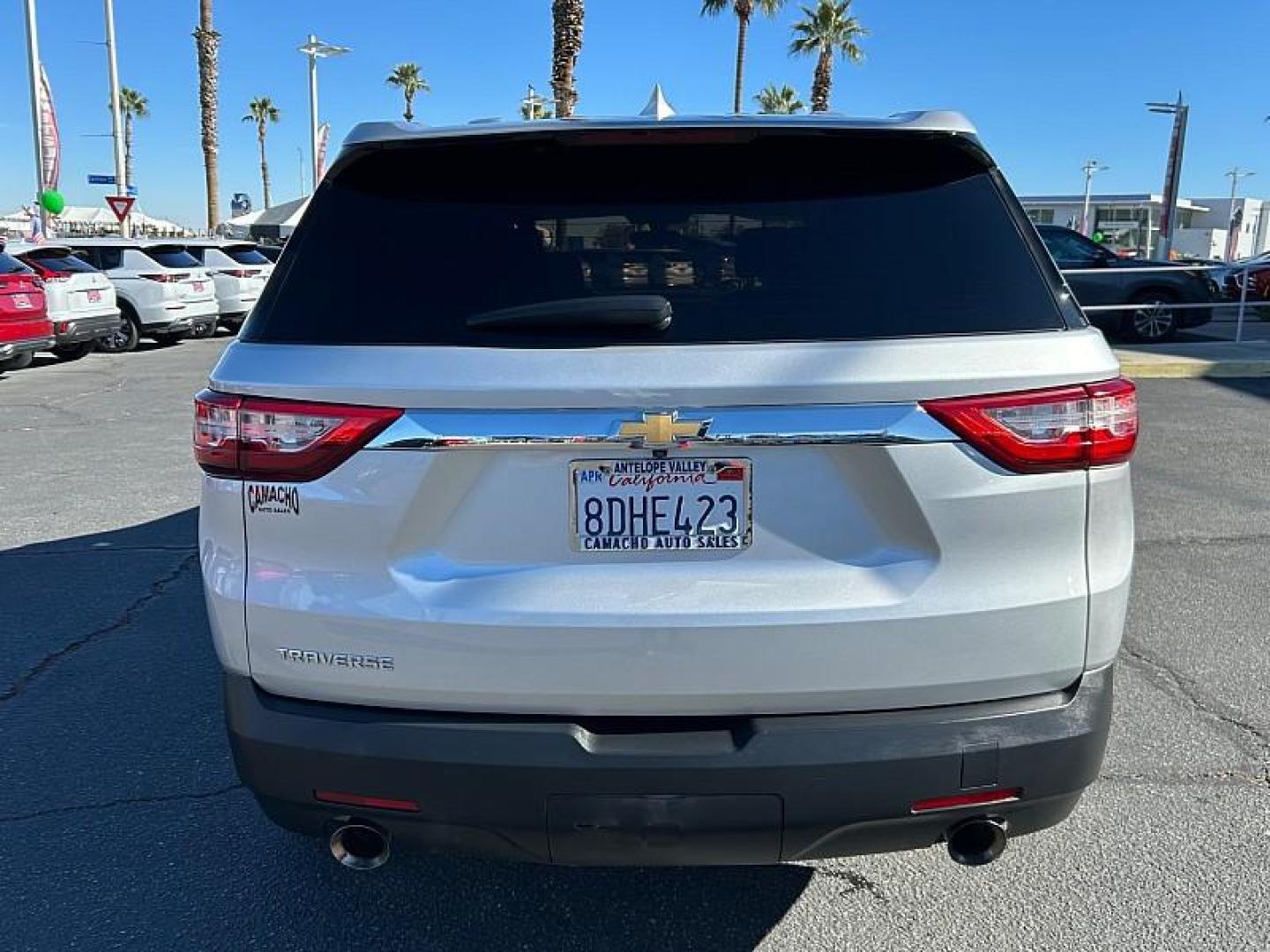 2018 SILVER Chevrolet Traverse (1GNERFKW4JJ) with an V6 3.6 Liter engine, Automatic 9-Spd transmission, located at 412 Auto Vista Drive, Palmdale, 93551, (661) 945-0620, 34.592636, -118.136681 - Photo#7