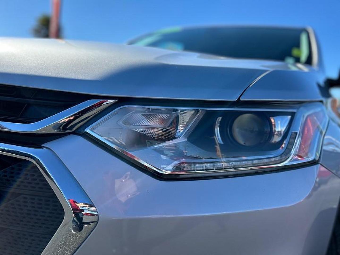 2018 SILVER Chevrolet Traverse (1GNERFKW4JJ) with an V6 3.6 Liter engine, Automatic 9-Spd transmission, located at 412 Auto Vista Drive, Palmdale, 93551, (661) 945-0620, 34.592636, -118.136681 - Photo#3