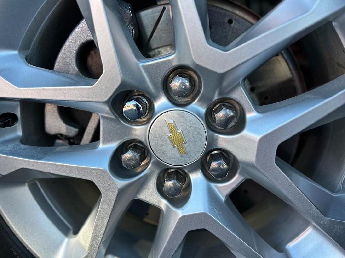 2018 SILVER Chevrolet Traverse (1GNERFKW4JJ) with an V6 3.6 Liter engine, Automatic 9-Spd transmission, located at 412 Auto Vista Drive, Palmdale, 93551, (661) 945-0620, 34.592636, -118.136681 - Photo#15