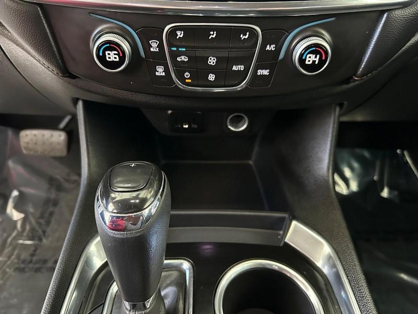 2018 SILVER Chevrolet Traverse (1GNERFKW4JJ) with an V6 3.6 Liter engine, Automatic 9-Spd transmission, located at 412 Auto Vista Drive, Palmdale, 93551, (661) 945-0620, 34.592636, -118.136681 - Photo#24