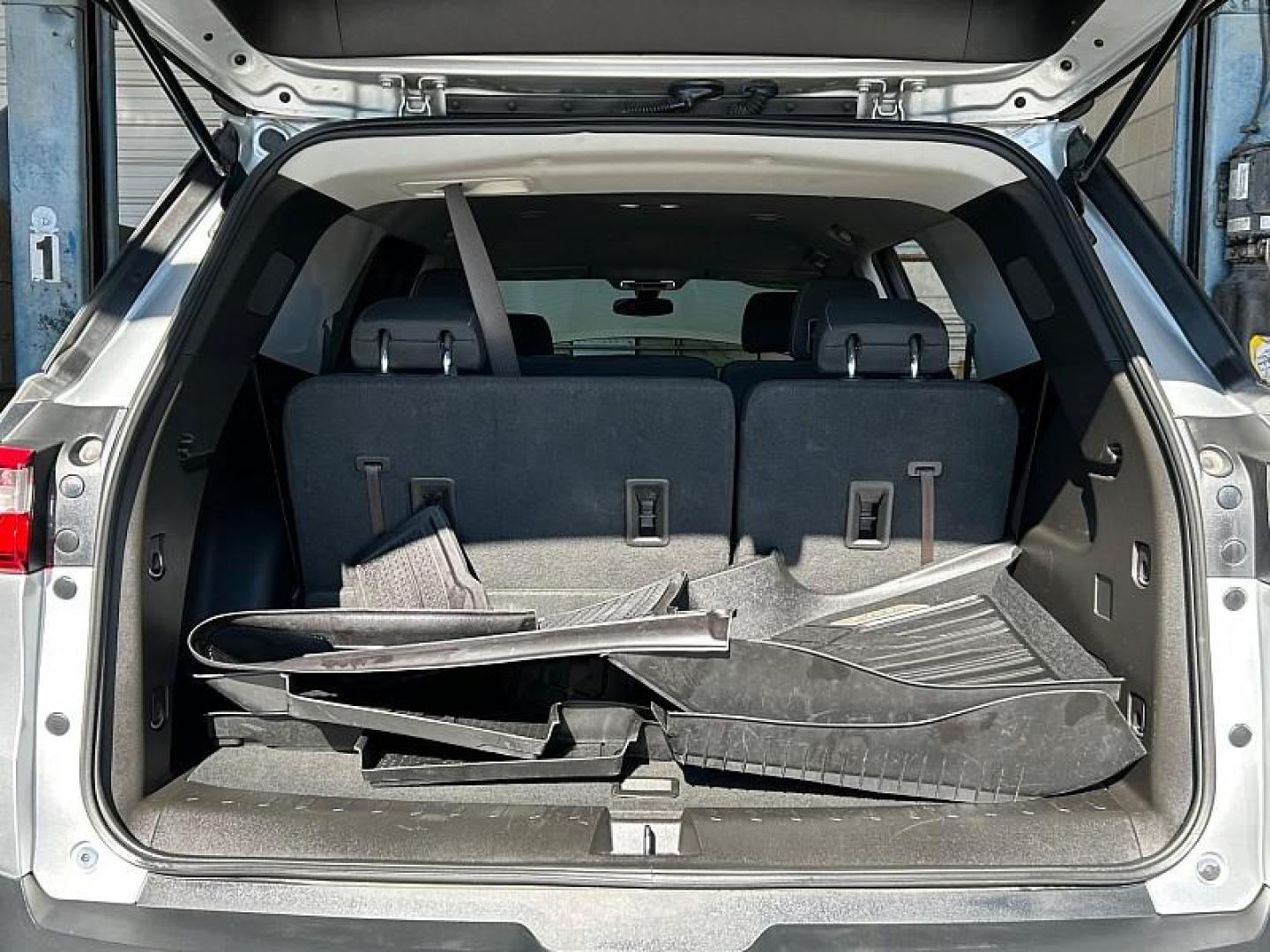 2018 SILVER Chevrolet Traverse (1GNERFKW4JJ) with an V6 3.6 Liter engine, Automatic 9-Spd transmission, located at 412 Auto Vista Drive, Palmdale, 93551, (661) 945-0620, 34.592636, -118.136681 - Photo#30