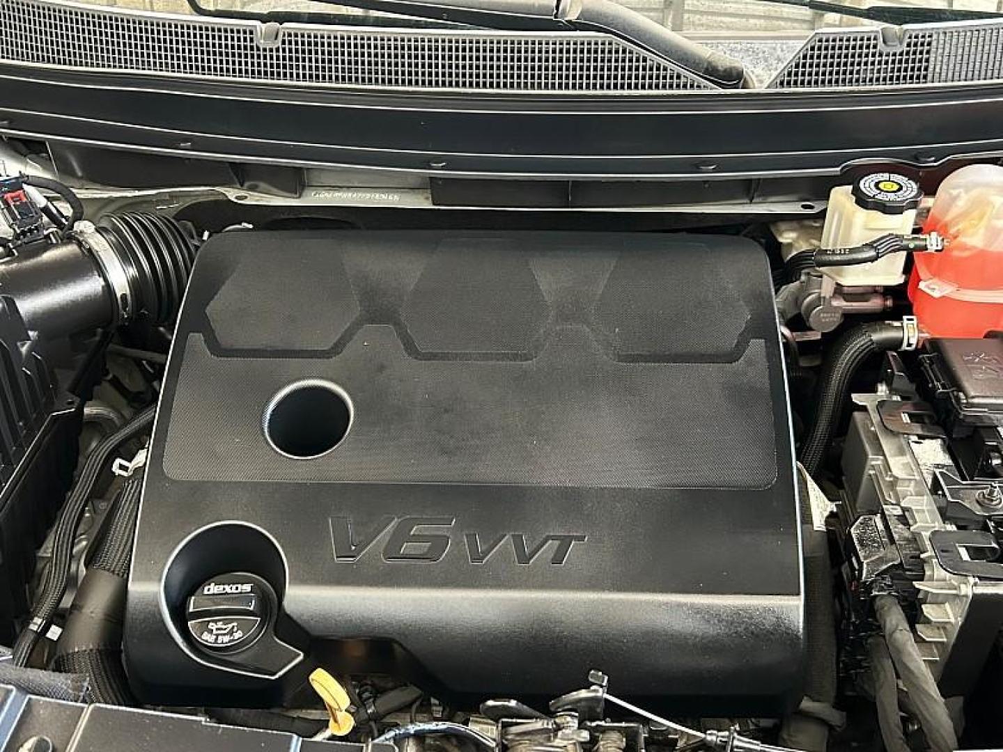 2018 SILVER Chevrolet Traverse (1GNERFKW4JJ) with an V6 3.6 Liter engine, Automatic 9-Spd transmission, located at 412 Auto Vista Drive, Palmdale, 93551, (661) 945-0620, 34.592636, -118.136681 - Photo#31