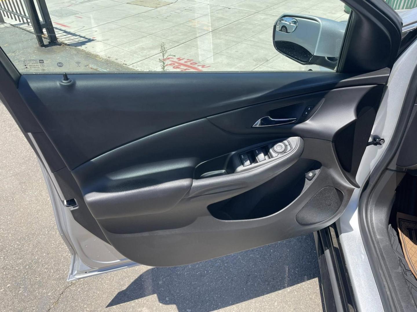 2018 Chevrolet Volt LT (1G1RC6S57JU) with an 1.5L L4 DOHC 16V engine, CVT transmission, located at 744 E Miner Ave, Stockton, CA, 95202, (209) 944-5770, 37.956863, -121.282082 - PLUS TAXES AND FEES NO CHARGER AVAILABLE - Photo#5