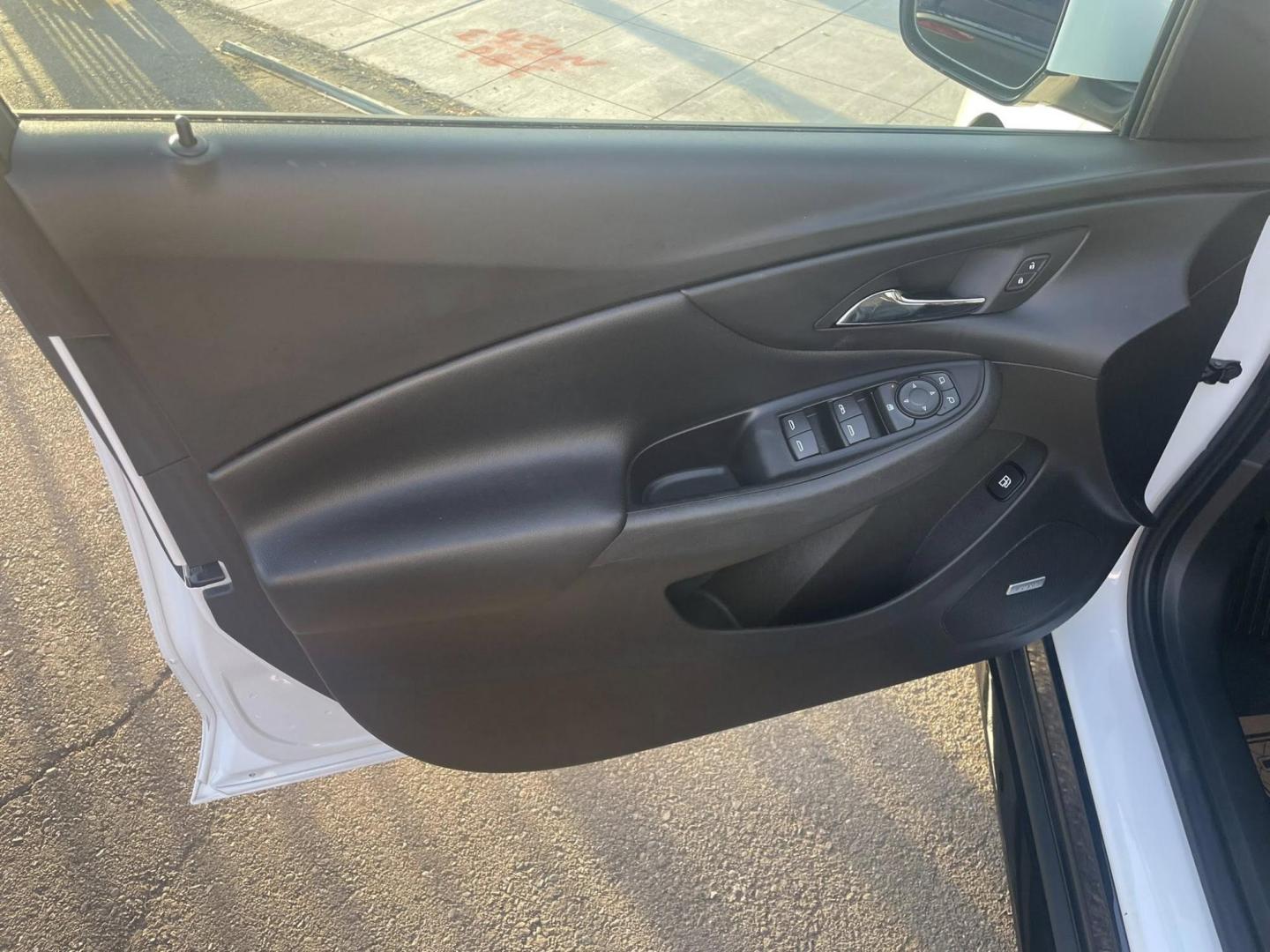 2018 Chevrolet Volt LTZ (1G1RD6S55JU) with an 1.5L L4 DOHC 16V engine, CVT transmission, located at 744 E Miner Ave, Stockton, CA, 95202, (209) 944-5770, 37.956863, -121.282082 - PLUS TAXES AND FEES NO CHARGER AVAILABLE - Photo#5