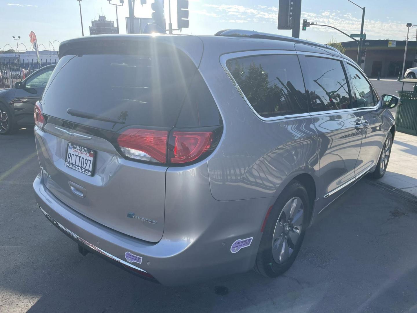 2018 Chrysler Pacifica Hybrid Limited (2C4RC1N79JR) with an 3.6L V6 DOHC 24V HYBRID engine, CVT transmission, located at 744 E Miner Ave, Stockton, CA, 95202, (209) 944-5770, 37.956863, -121.282082 - PLUS TAXES AND FEES NO CHARGER AVAILABLE - Photo#12