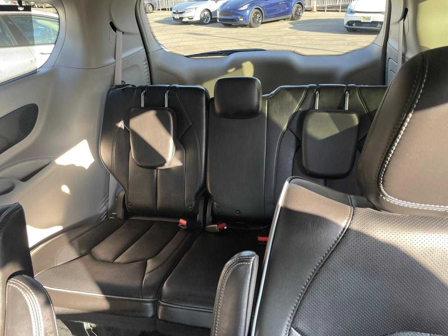 2018 Chrysler Pacifica Hybrid Limited (2C4RC1N79JR) with an 3.6L V6 DOHC 24V HYBRID engine, CVT transmission, located at 744 E Miner Ave, Stockton, CA, 95202, (209) 944-5770, 37.956863, -121.282082 - PLUS TAXES AND FEES NO CHARGER AVAILABLE - Photo#9