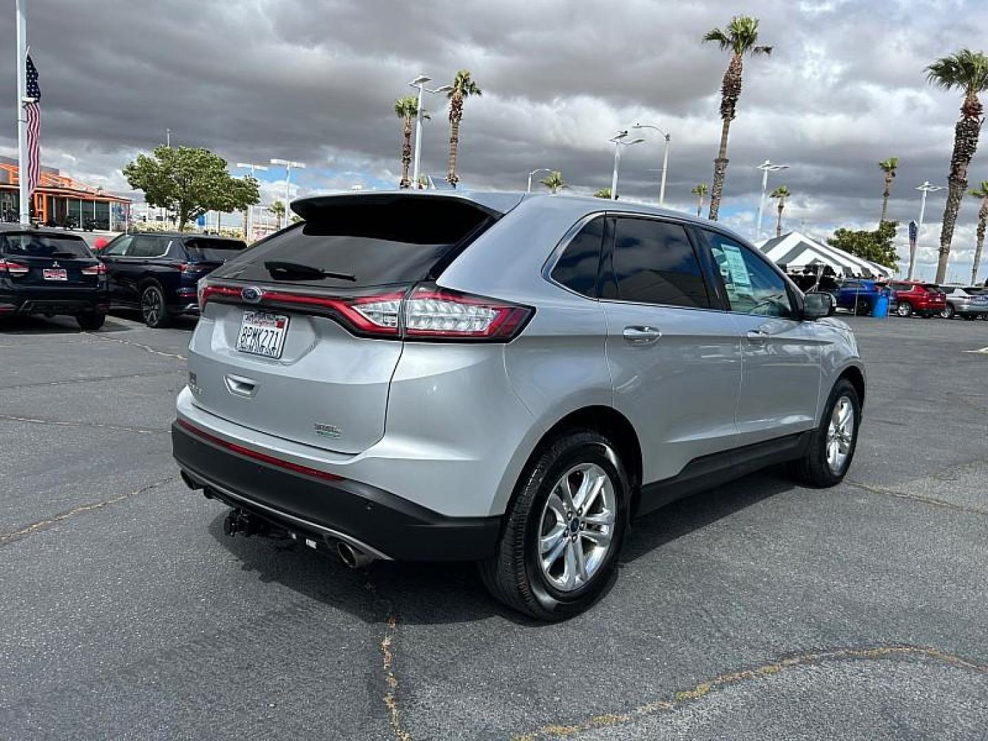 2018 GRAY Ford Edge (2FMPK3J93JB) with an 4-Cyl EcoBoost 2.0L engine, Auto 6-Spd SelShft transmission, located at 412 Auto Vista Drive, Palmdale, 93551, (661) 945-0620, 34.592636, -118.136681- Photo#3
